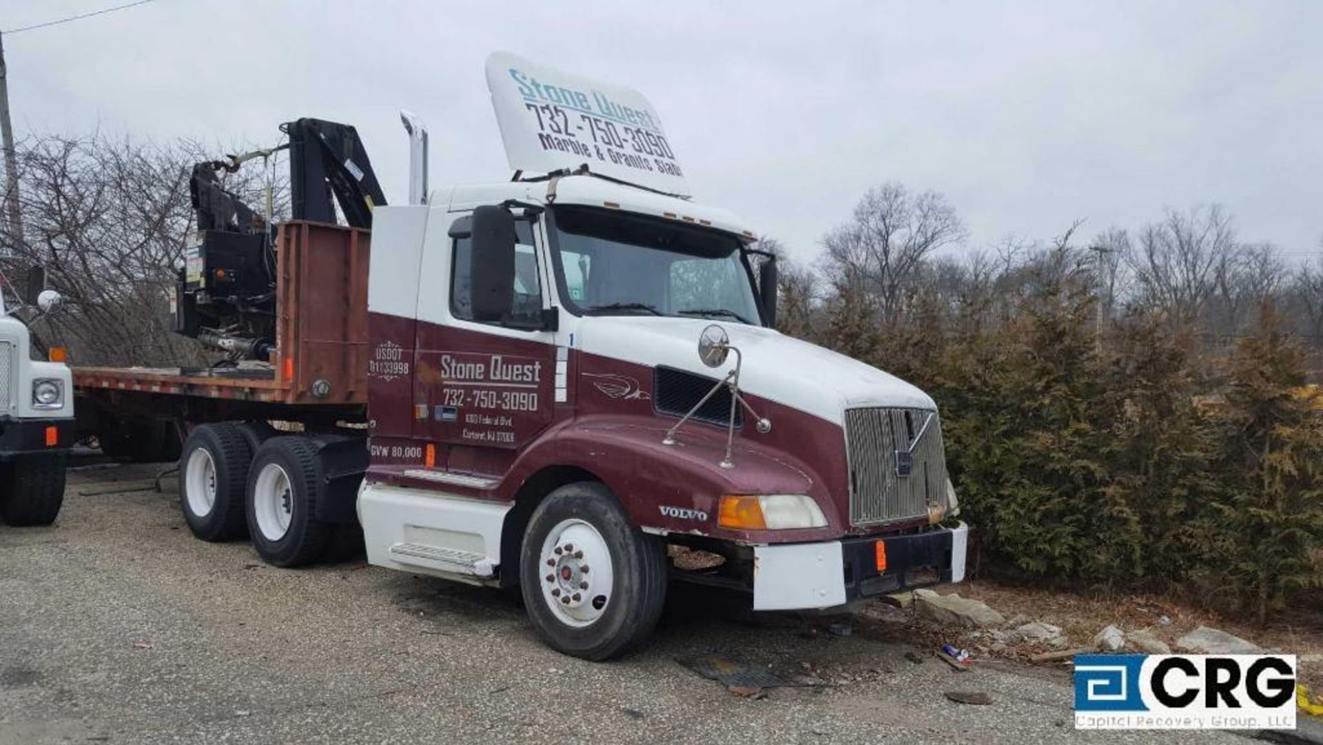 1998 Volvo TA tractor, day cab with Cummins N14, 370 hp diesel motor, Fuller FRO-1521C trans, GVWR