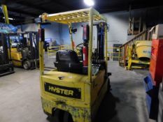 Hyster 36 volt electric 3-wheel forklift with prong fork, side shift, solid cushion tire, 3-stage,