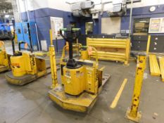 Yale 12 volt electric rider pallet jack, 6,000 lbs. capacity, no battery, m/n MPE060SCN12T2742,