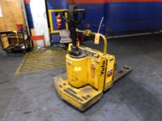 Yale 24 volt electric rider pallet jack, 6,000 lbs. capacity, with EB 06H0725L2B #9486266, 12 volt