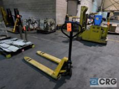 Hydraulic pallet jack, 5,000 lb. capacity