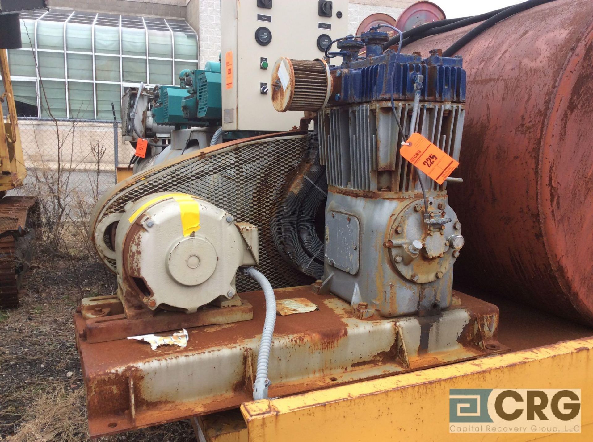 Quincy skid mounted compressor, mn 390-20, 15 hp motor (LOCATED GARFIELD ST)