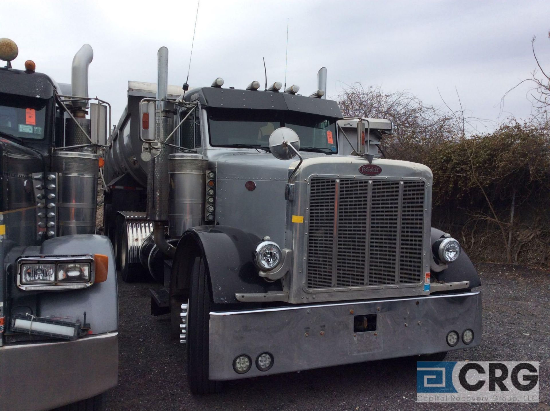 1993 Peterbilt 379 tractor/heavy haul, 2406C CAT 425 Hp, 8LL trans., 119" hood, 46 rears, alum. - Image 2 of 5