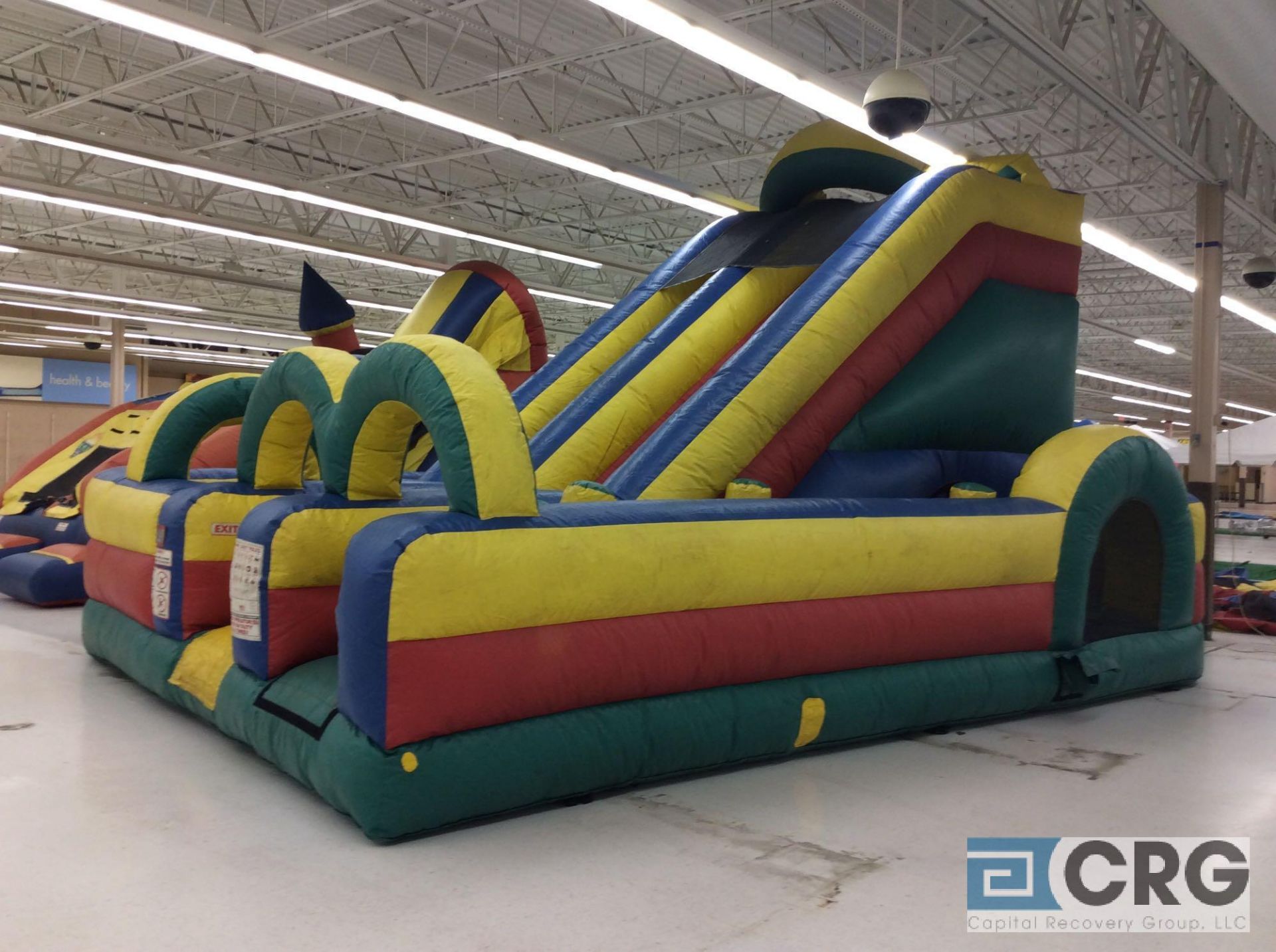 Fun slide obstacle course inflatable bounce house, with blower. - Image 2 of 4