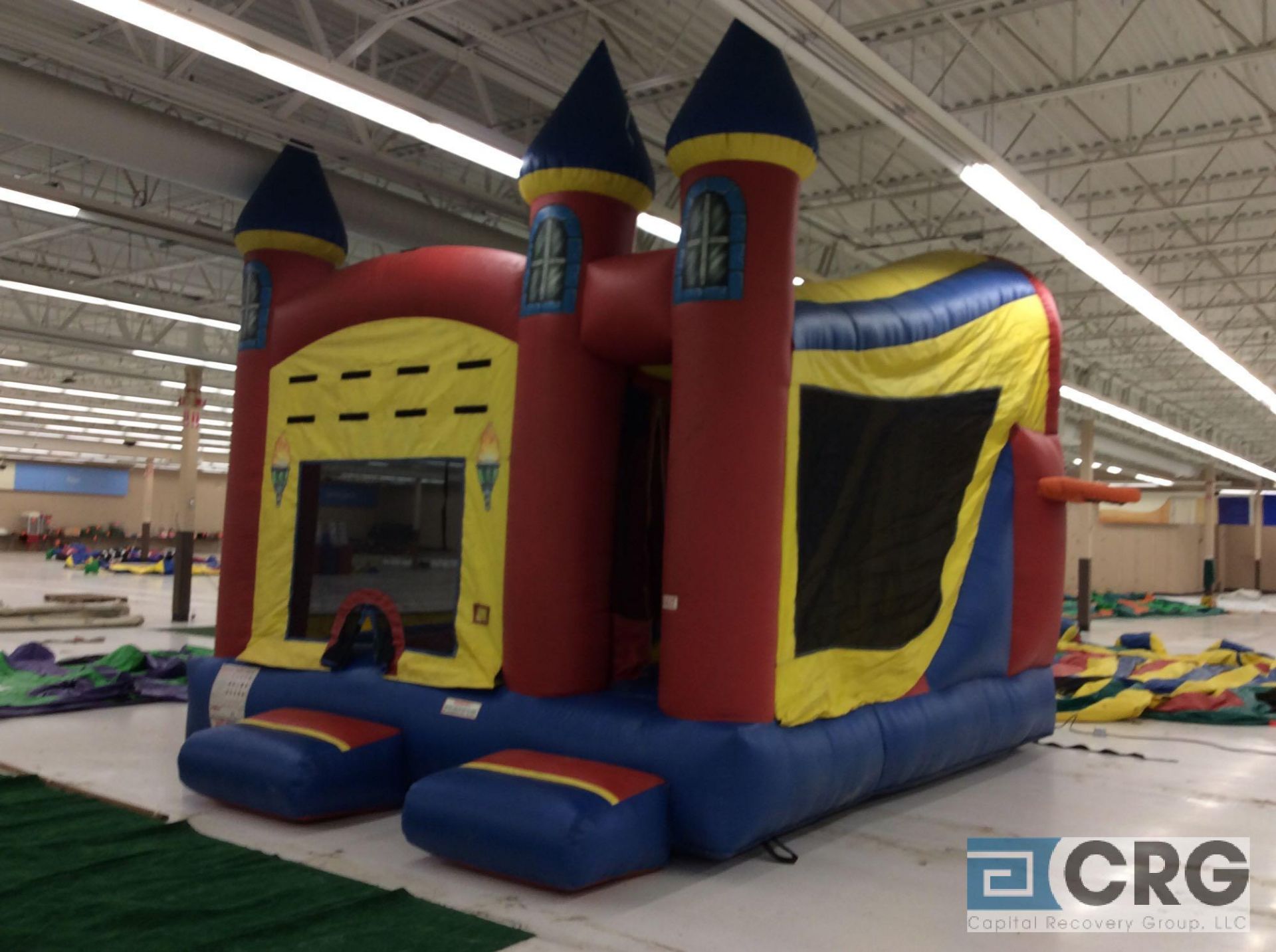 Castle type inflatable bounce house, with blower. - Image 5 of 6