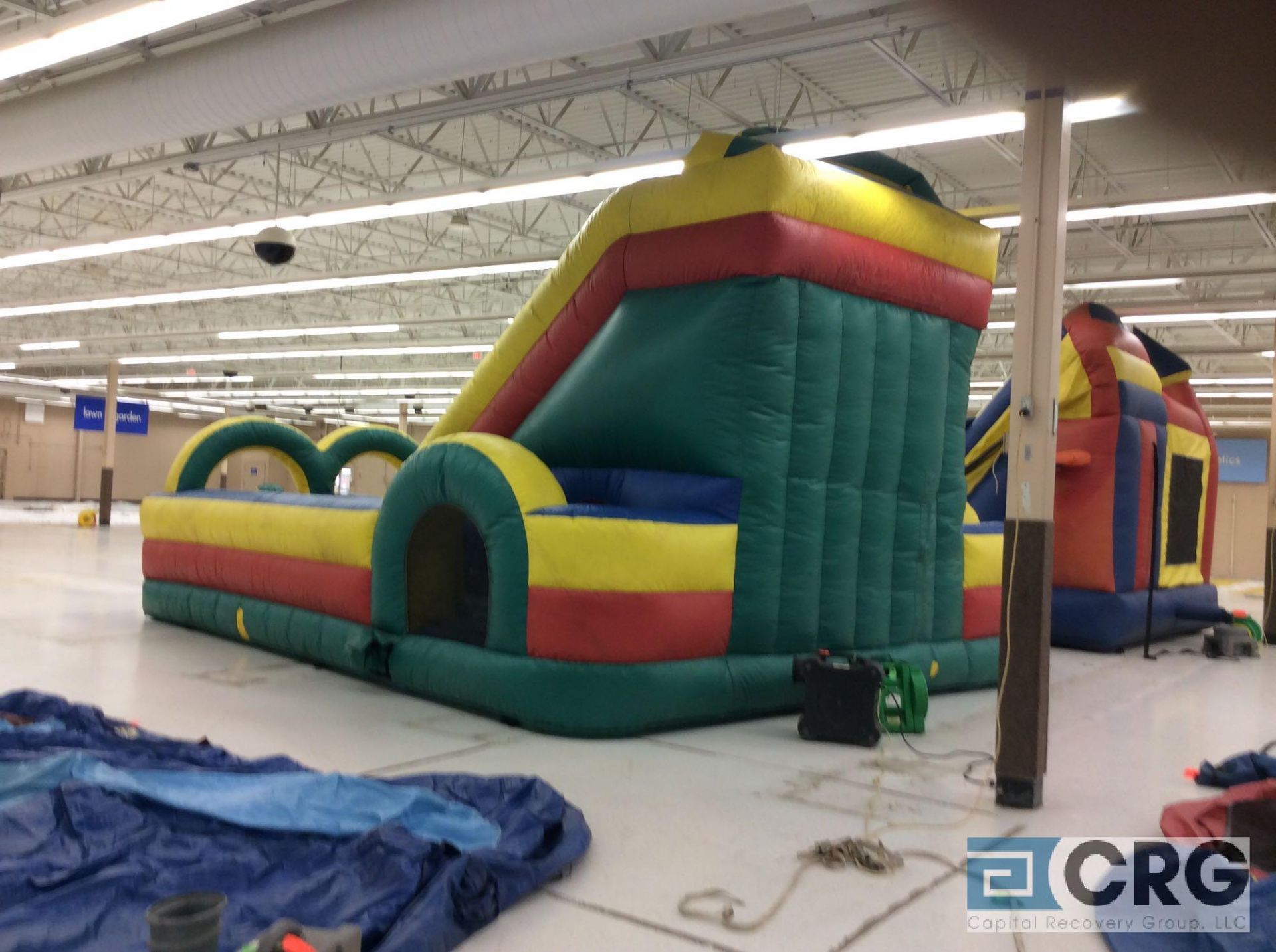 Fun slide obstacle course inflatable bounce house, with blower. - Image 3 of 4