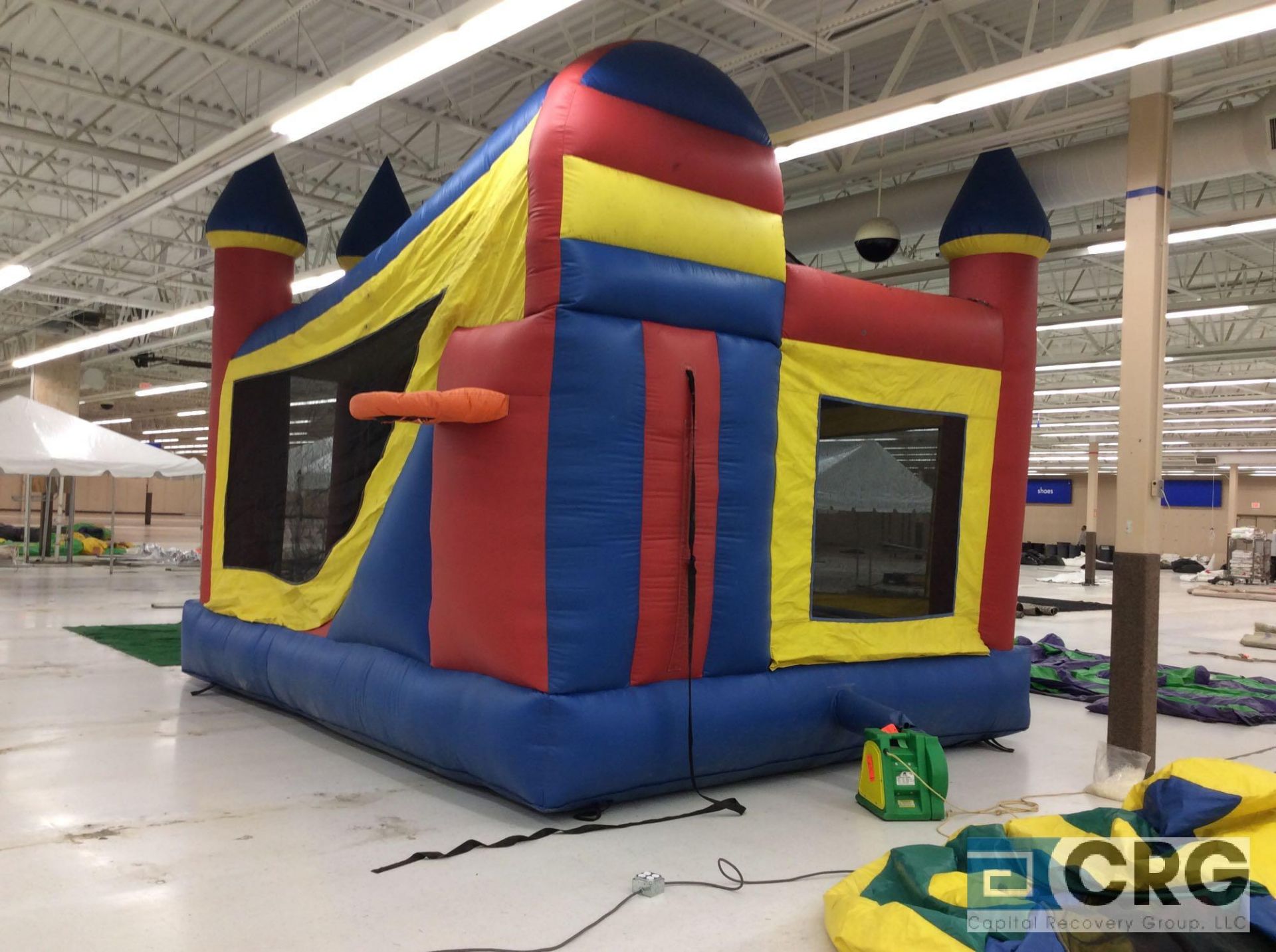 Castle type inflatable bounce house, with blower. - Image 4 of 6