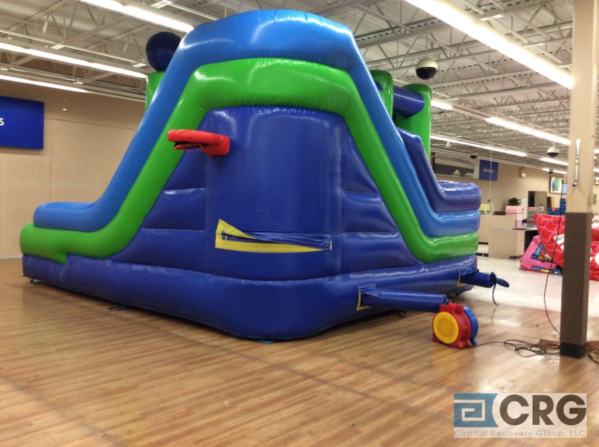 Sponge Bob Dry Slide inflatable bounce house, 22 x 17', with (2) blowers. - Image 3 of 7