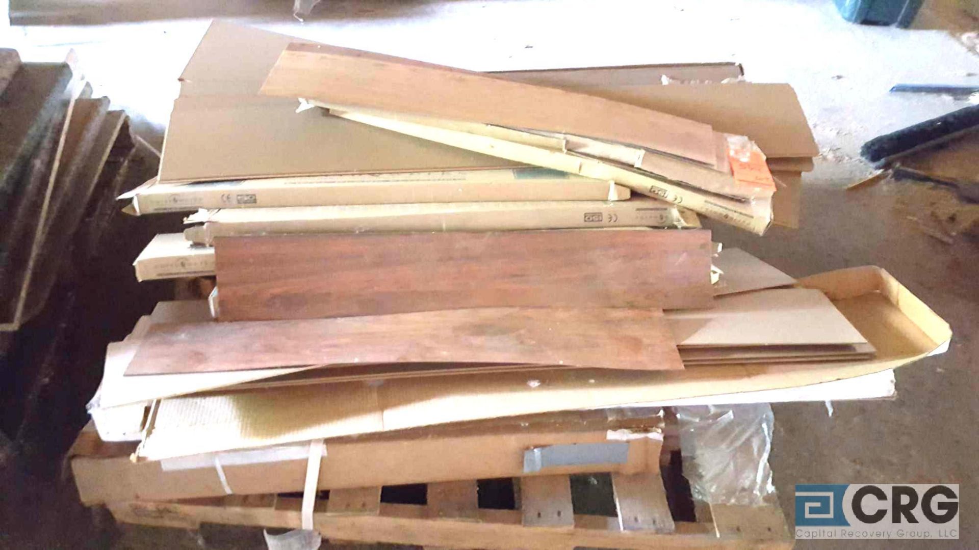 Lot of assorted linoleum trim and vinyl plank flooring, etc. - Image 2 of 4