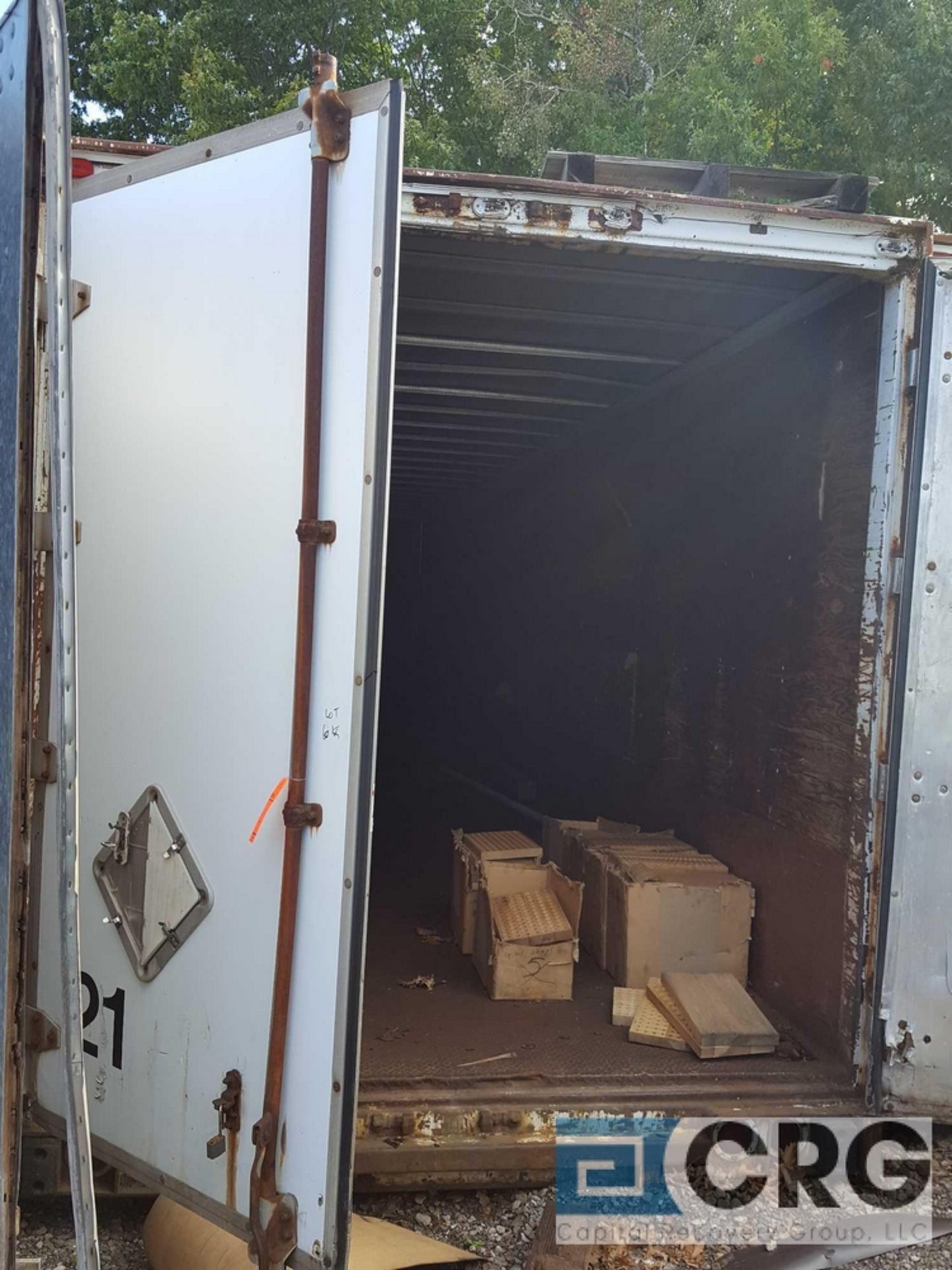 Trailer body storage container, includes contents, with right to abandon contents - Image 2 of 6