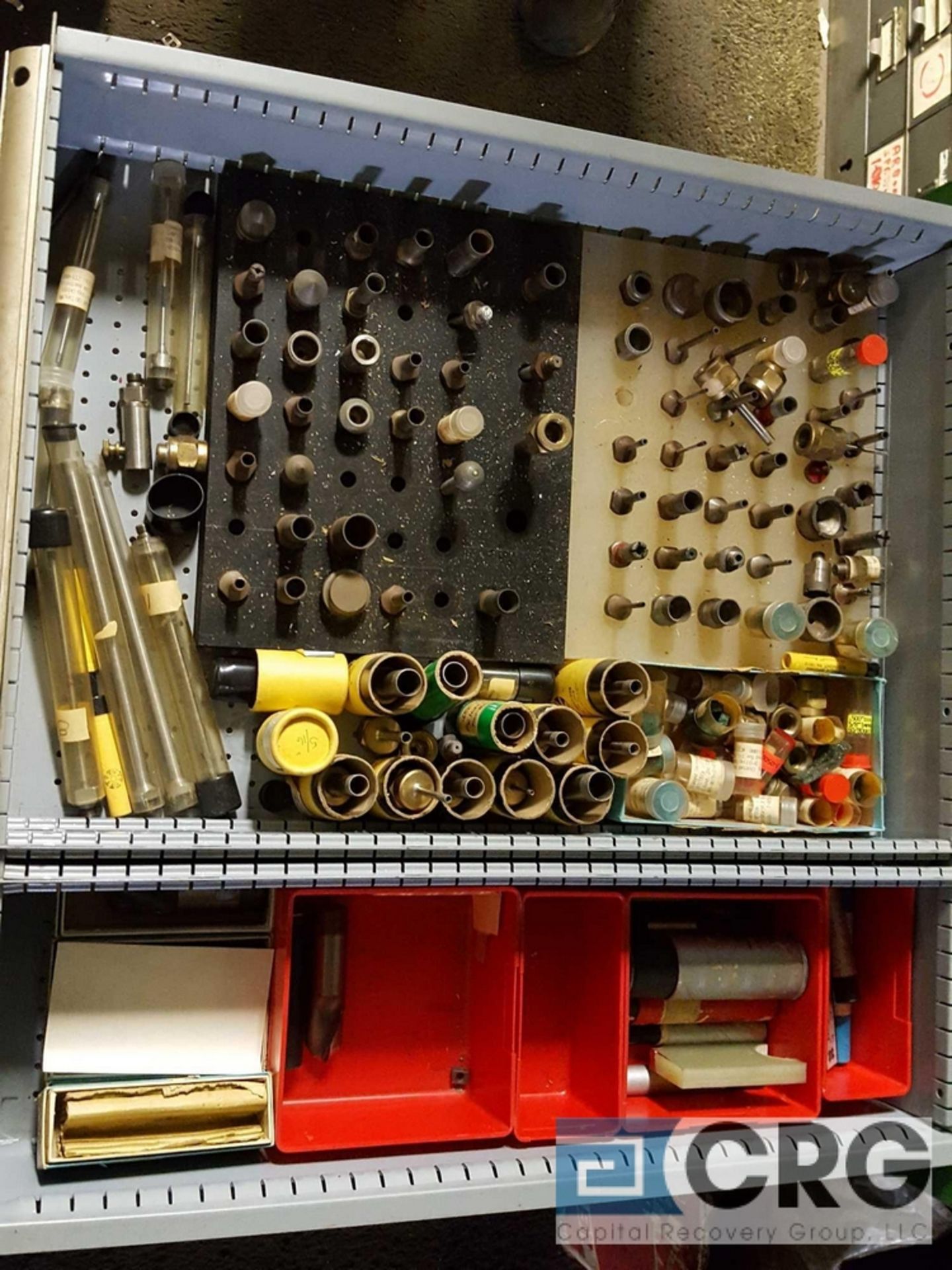 Lot includes (1) Lista 6 drawer cabinet with assorted contents of cutting tools and accessories - Image 10 of 14