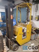 Yale ES0030G4T083 warehouse electric forklift with charger, 3000 lb cap, 24 volts