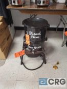 Propane candy cooker with clam pot