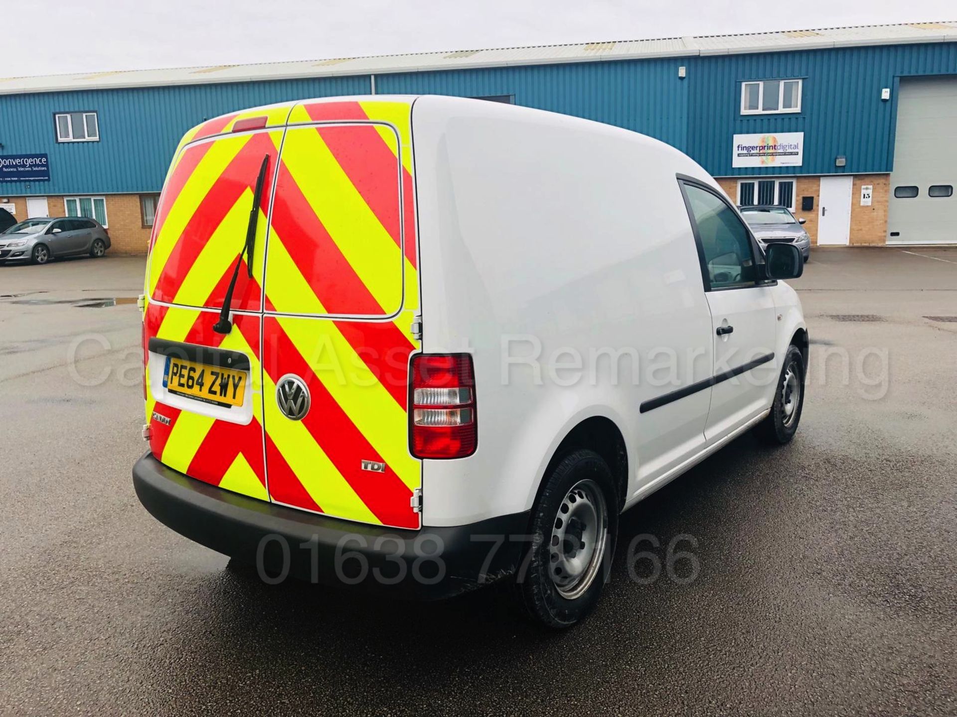 VOLKSWAGEN CADDY C20 *LCV - PANEL VAN* (2015 MODEL) '1.6 TDI - 5 SPEED' (1 OWNER) **LOW MILES** - Image 7 of 25