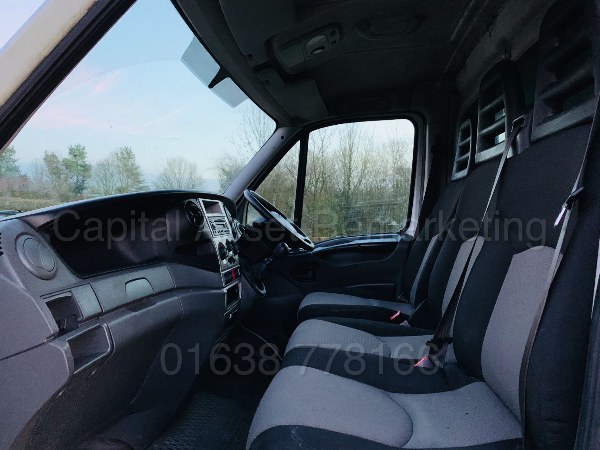 (On Sale) IVECO DAILY 35S13 *LWB - LUTON/BOX VAN* (2011) '2.3 DIESEL - 5 SPEED' *TAIL-LIFT* (NO VAT) - Image 17 of 34