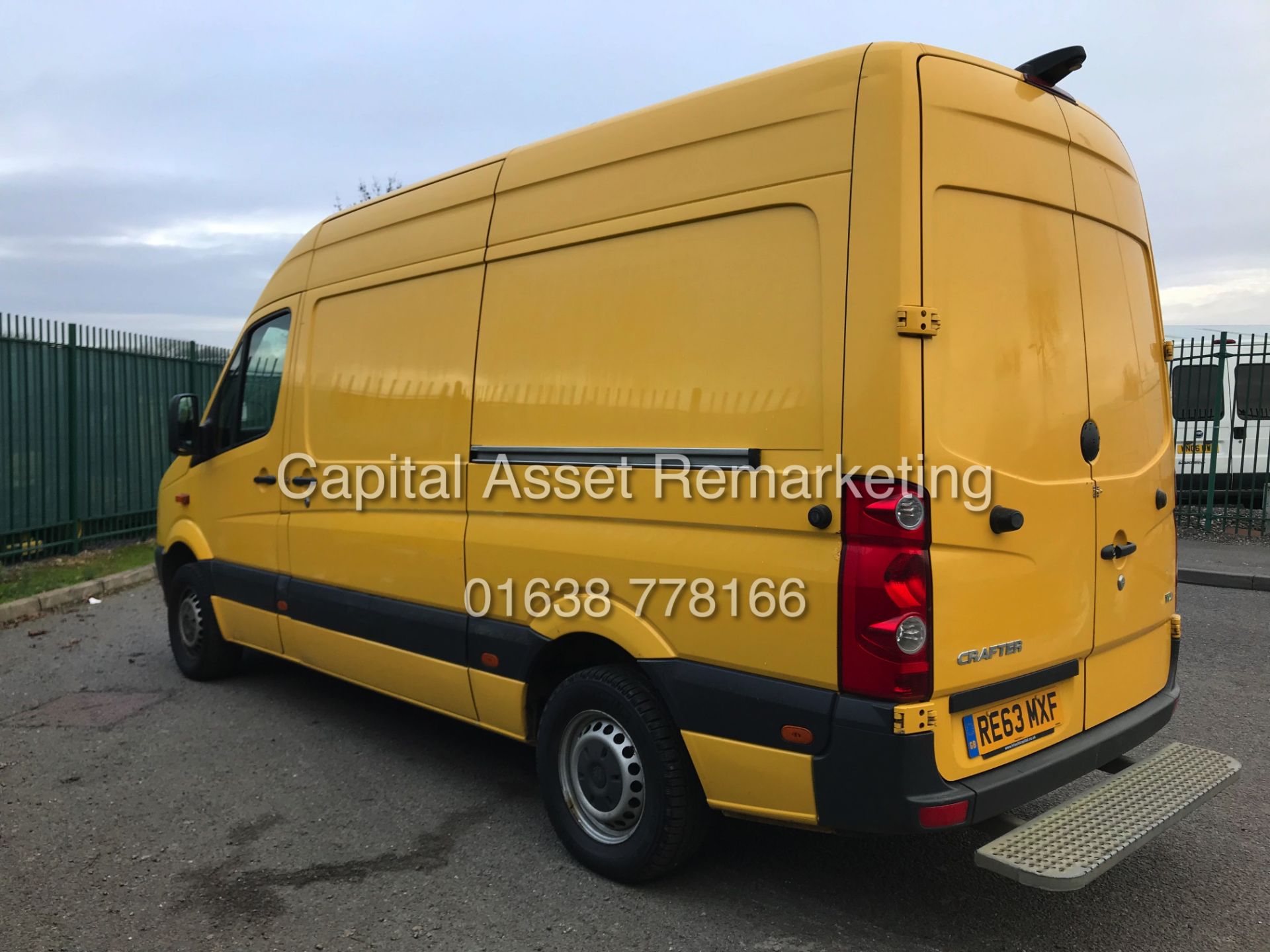 (On Sale) VOLKSWAGEN CRAFTER 2.0TDI CR35 "136BHP" MWB (2014 MODEL) 1 OWNER - AIR CON - FSH - Image 4 of 10