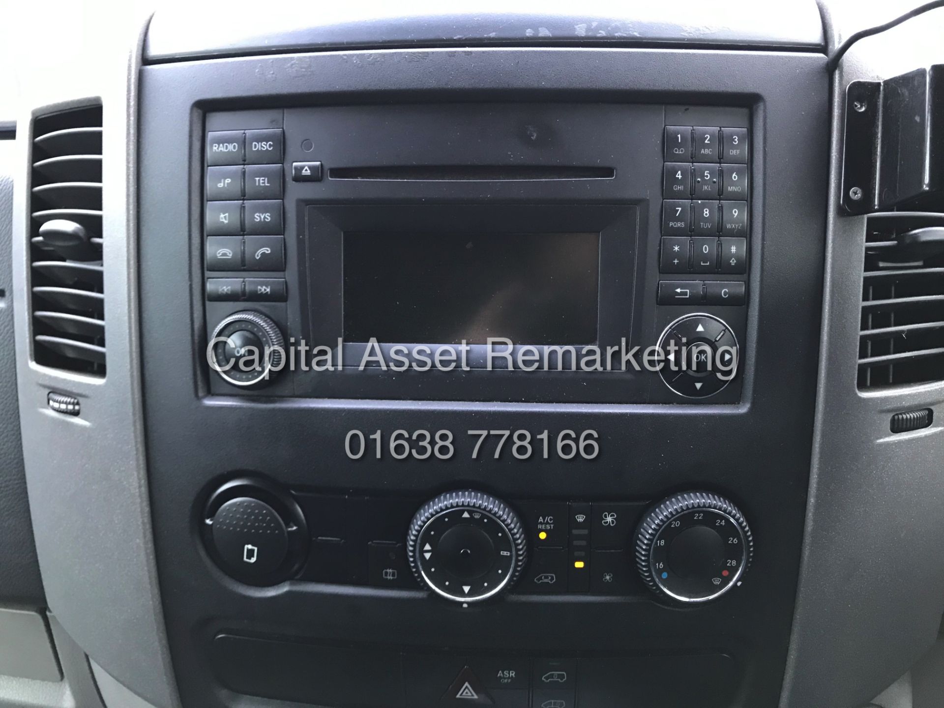 (On Sale) VOLKSWAGEN CRAFTER 2.0TDI CR35 "136BHP" MWB (2014 MODEL) 1 OWNER - AIR CON - FSH - Image 9 of 10