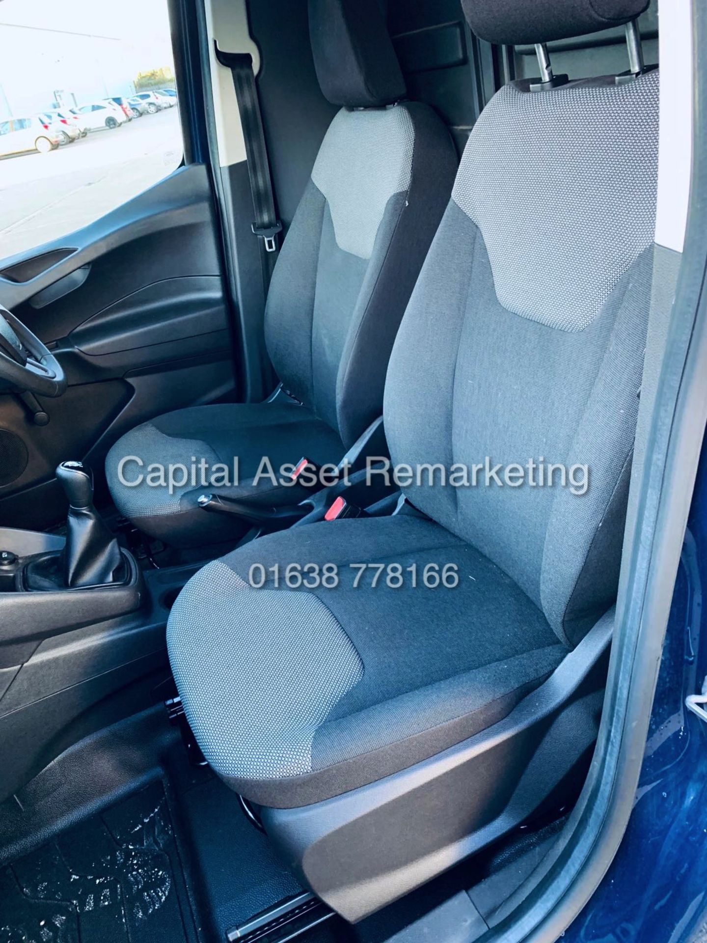 FORD TRANSIT COURIER 1.5TDCI (2017 MODEL - NEW SHAPE) 1 OWNER - Image 11 of 14