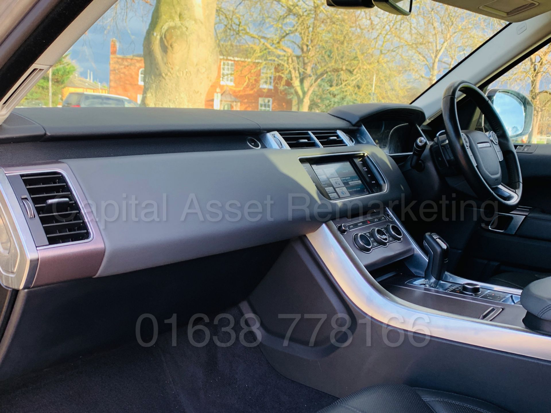 (On Sale) RANGE ROVER SPORT *HSE EDITION* (2015) '3.0 SDV6 - 306 BHP - 8 SPEED AUTO' *HUGE SPEC* - Image 24 of 60