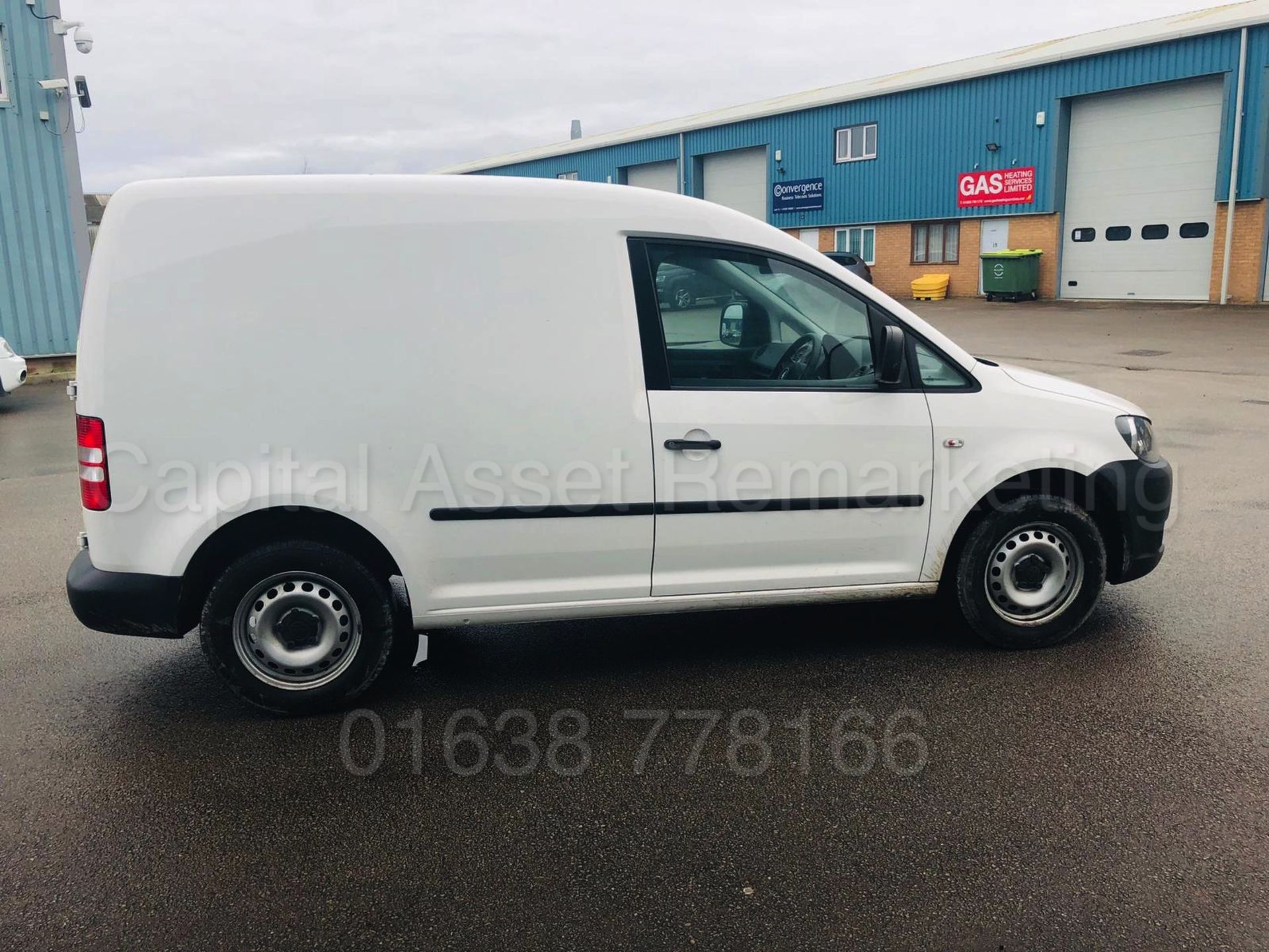 VOLKSWAGEN CADDY C20 *LCV - PANEL VAN* (2015 MODEL) '1.6 TDI - 5 SPEED' (1 OWNER) **LOW MILES** - Image 9 of 25