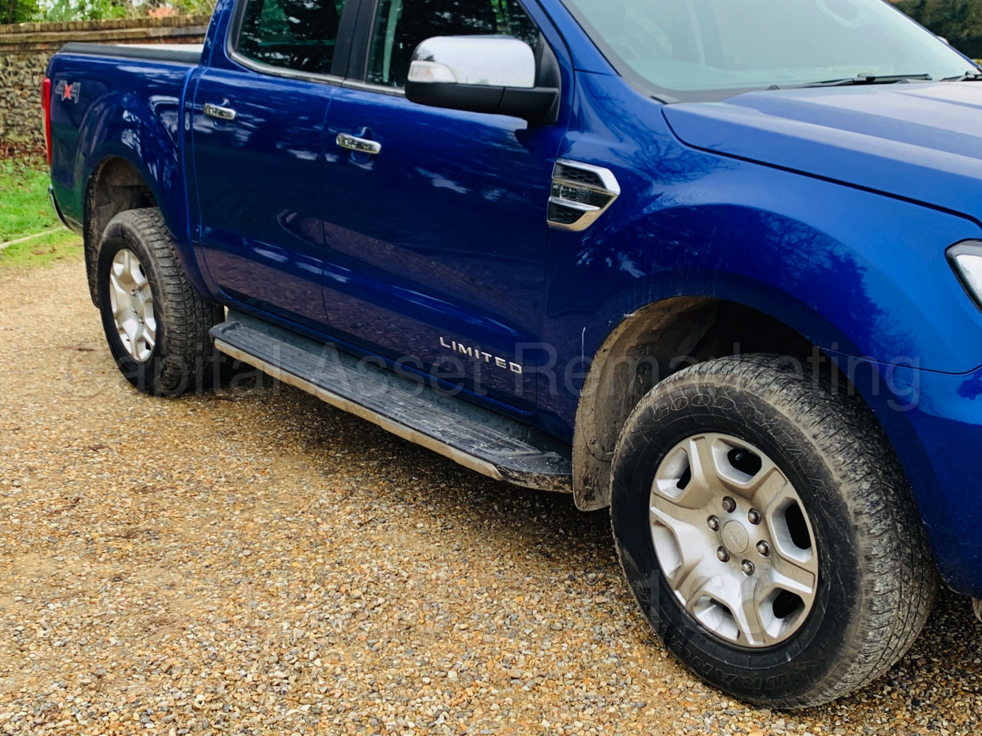 (On Sale) FORD RANGER *LIMITED* D/CAB PICK-UP (66 REG) '3.2 TDCI - 200 BHP - AUTO - LEATHER - NAV' - Image 13 of 58