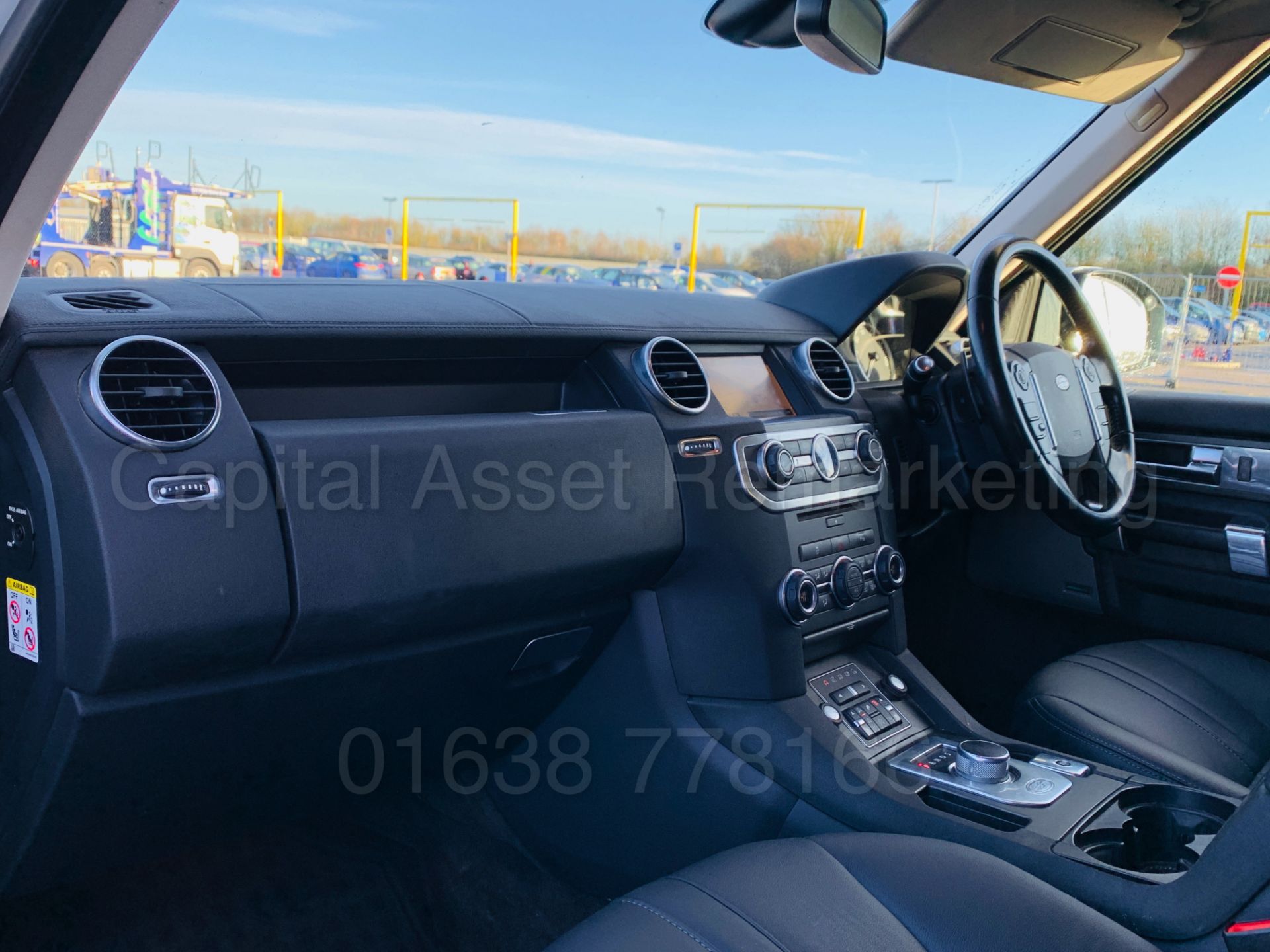 LAND ROVER DISCOVERY 4 *XS EDITION* (2015) '3.0 SDV6 - 8 SPEED AUTO' *LEATHER & SAT NAV* *HUGE SPEC* - Image 19 of 47