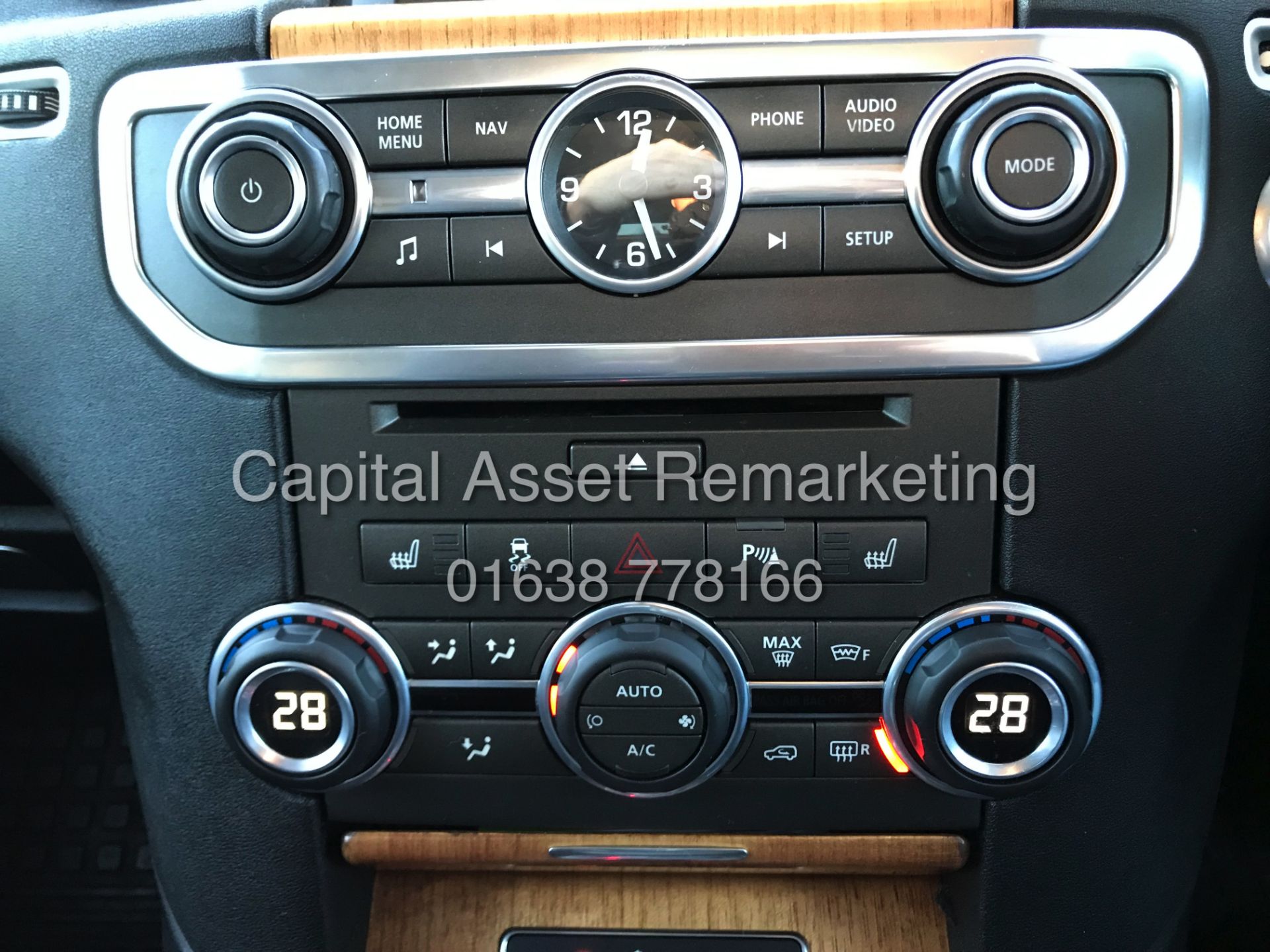 (ON SALE) LAND ROVER DISCOVERY 4 "HSE" 3.0 SDV6 AUTO (13 REG) 7 SEATER - TOP SPEC - SAT NAV -LEATHER - Image 17 of 31