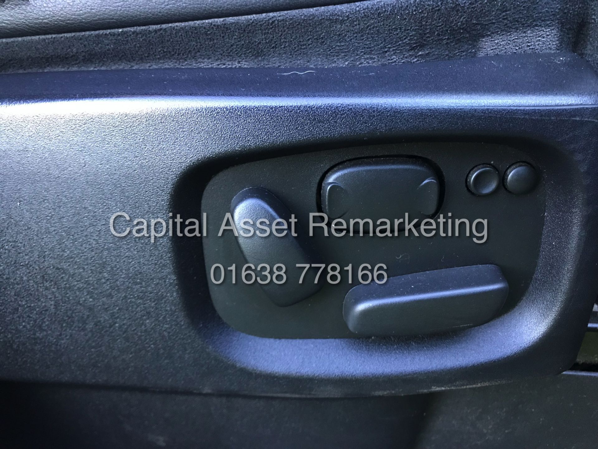 (ON SALE) LAND ROVER DISCOVERY 4 "HSE" 3.0 SDV6 AUTO (13 REG) 7 SEATER - TOP SPEC - SAT NAV -LEATHER - Image 25 of 31