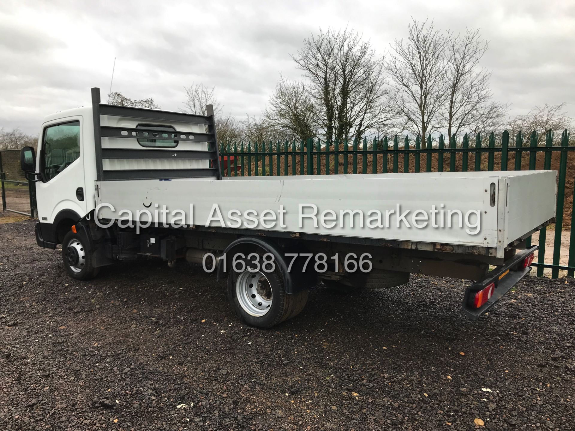 (ON SALE) NISSAN CABSTAR 35.14 "140BHP" LWB DROPSIDE (2014 MODEL) 3500KG -TWIN REAR WHEELS - Image 3 of 17