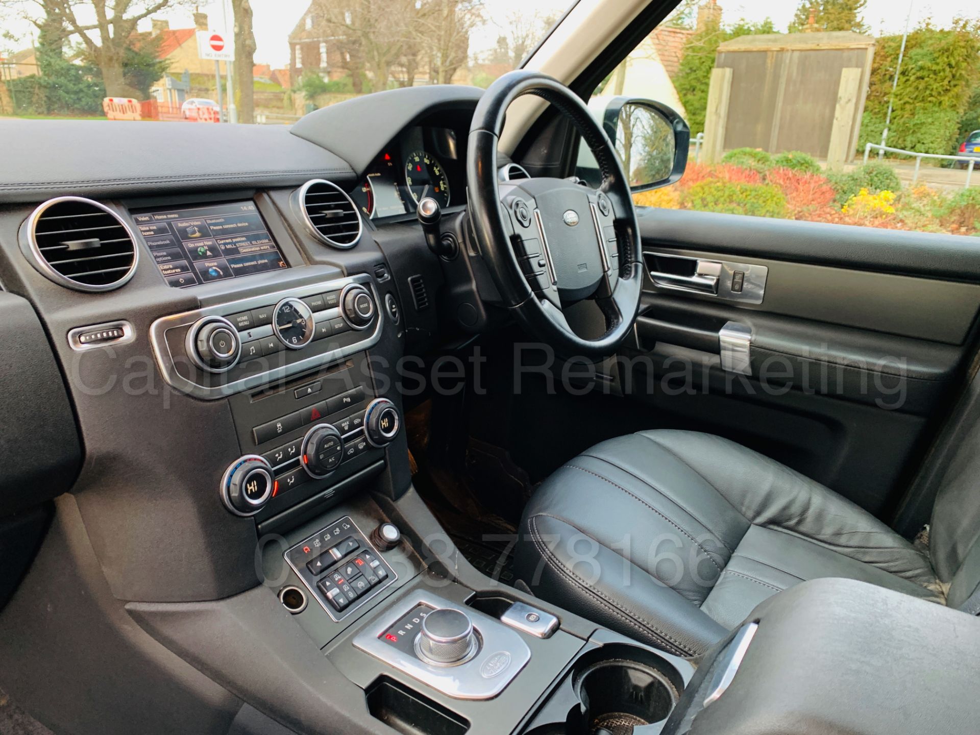 (ON SALE) LAND ROVER DISCOVERY 4 *XS EDITION* (2015) '3.0 SDV6 - 8 SPEED AUTO' *LEATHER & SAT NAV* - Image 25 of 52