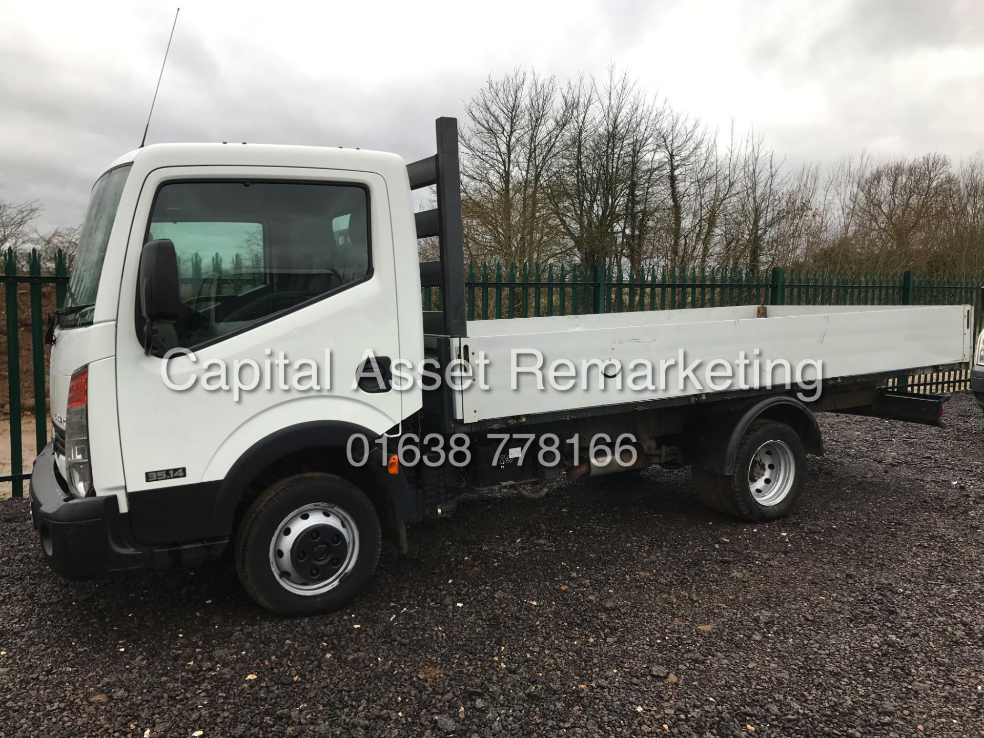 (ON SALE) NISSAN CABSTAR 35.14 "140BHP" LWB DROPSIDE (2014 MODEL) 3500KG -TWIN REAR WHEELS - Image 2 of 17