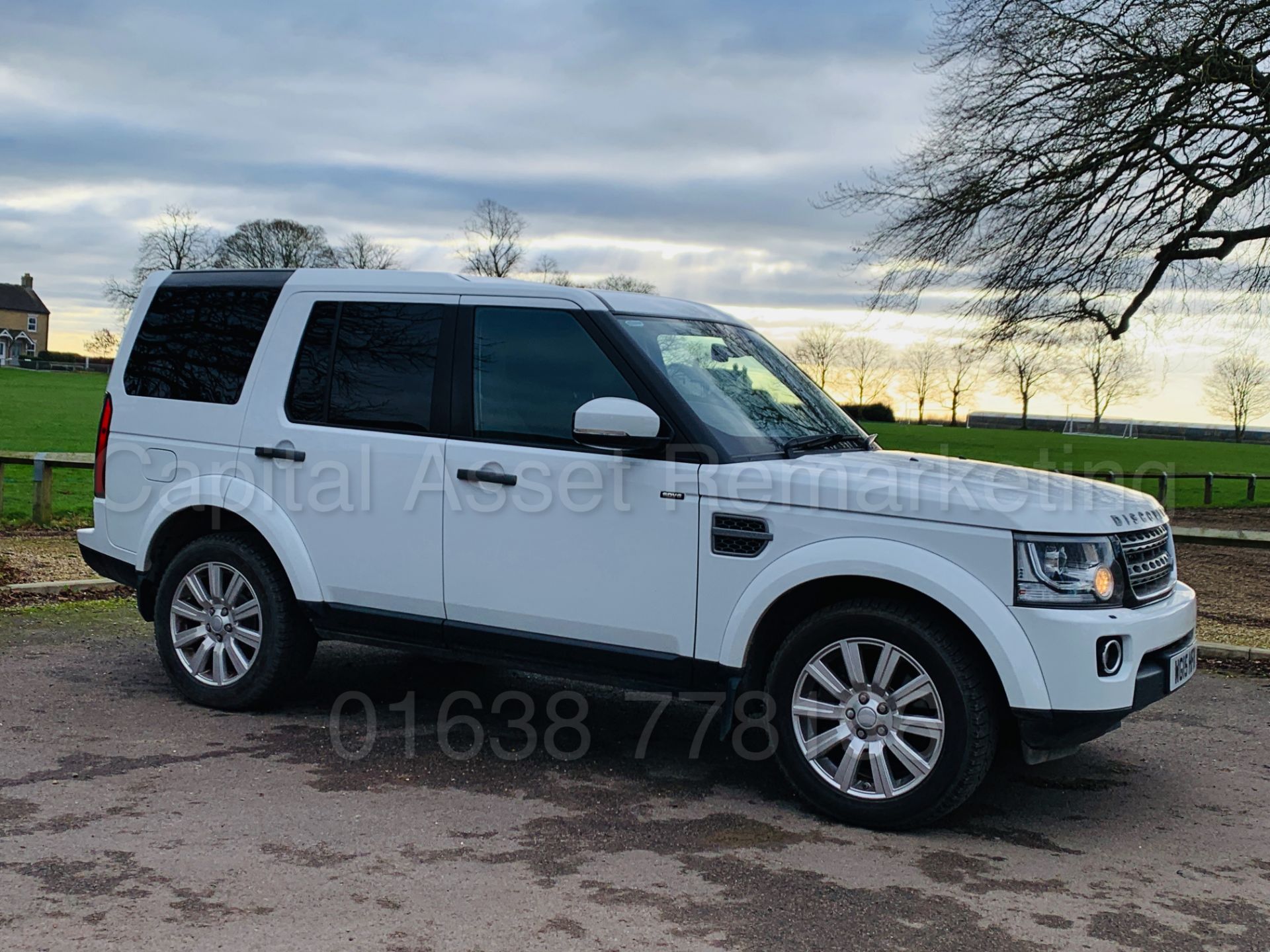 (ON SALE) LAND ROVER DISCOVERY 4 *XS EDITION* (2015) '3.0 SDV6 - 8 SPEED AUTO' *LEATHER & SAT NAV* - Image 12 of 52