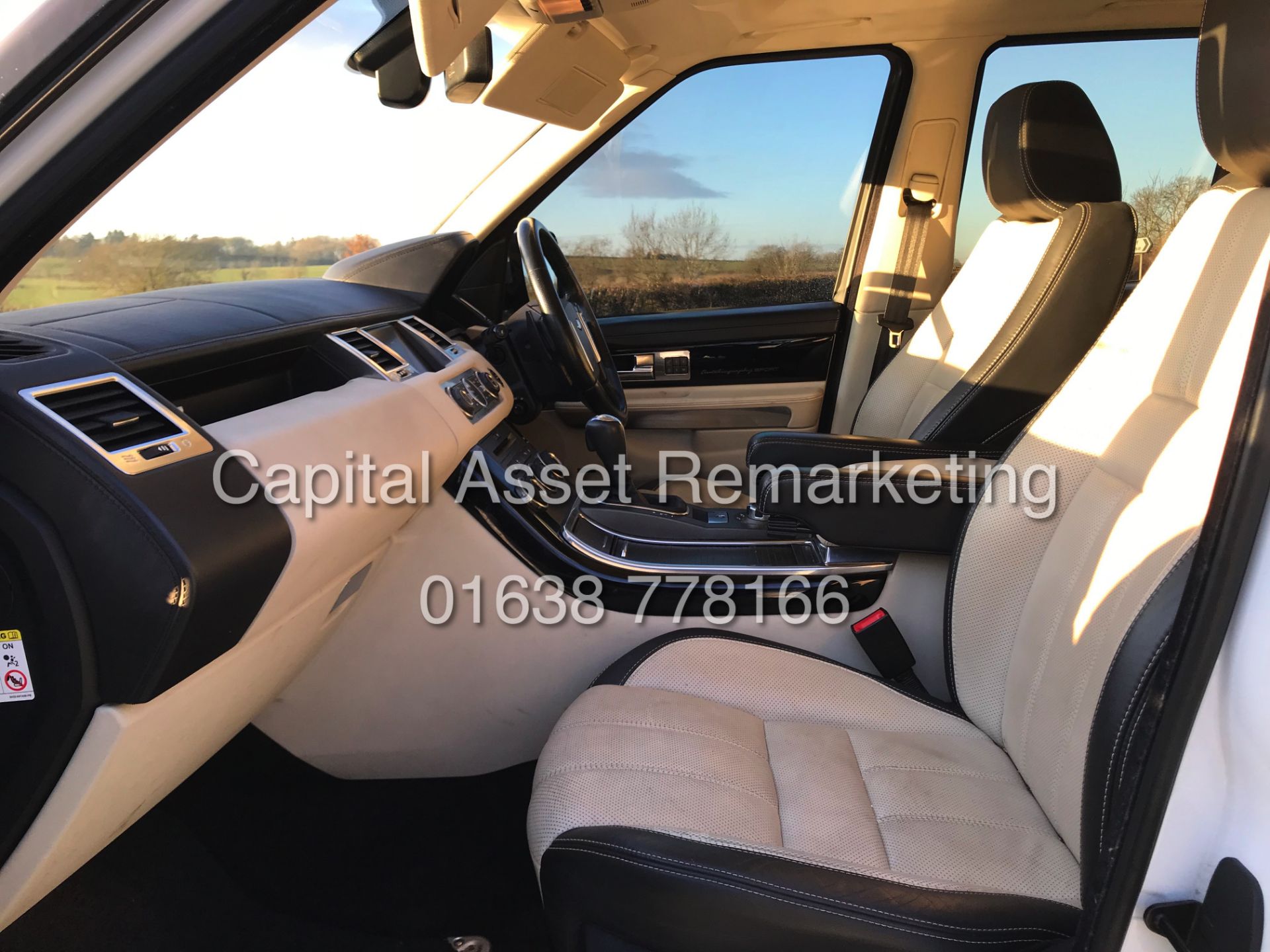 (ON SALE) RANGE ROVER SPORT "AUTOBIOGRAPHY" 3.0TDV6 AUTO (11 REG) MONSTER SPEC - FULLY LOADED - Image 14 of 27