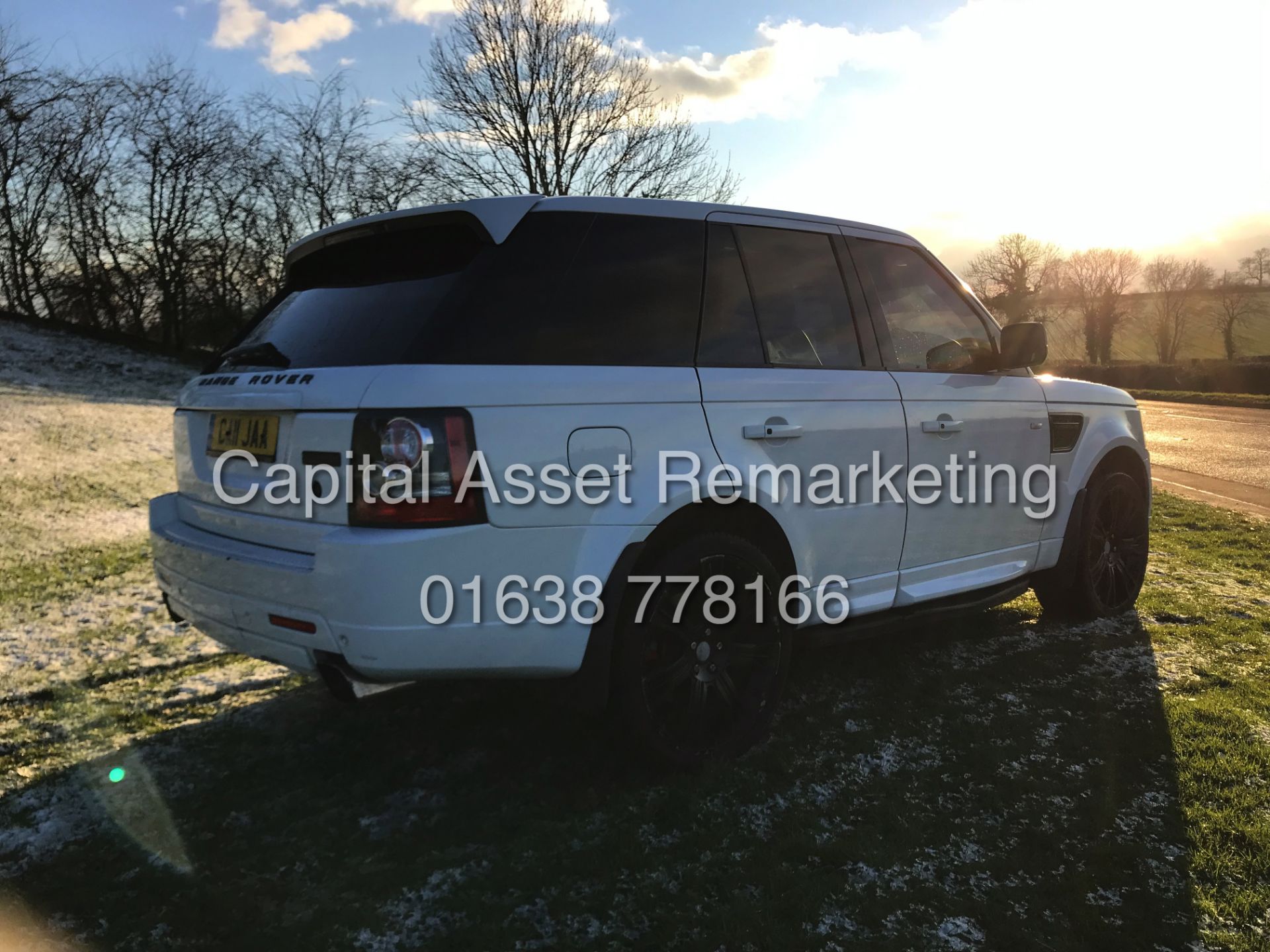 (ON SALE) RANGE ROVER SPORT "AUTOBIOGRAPHY" 3.0TDV6 AUTO (11 REG) MONSTER SPEC - FULLY LOADED - Image 9 of 27