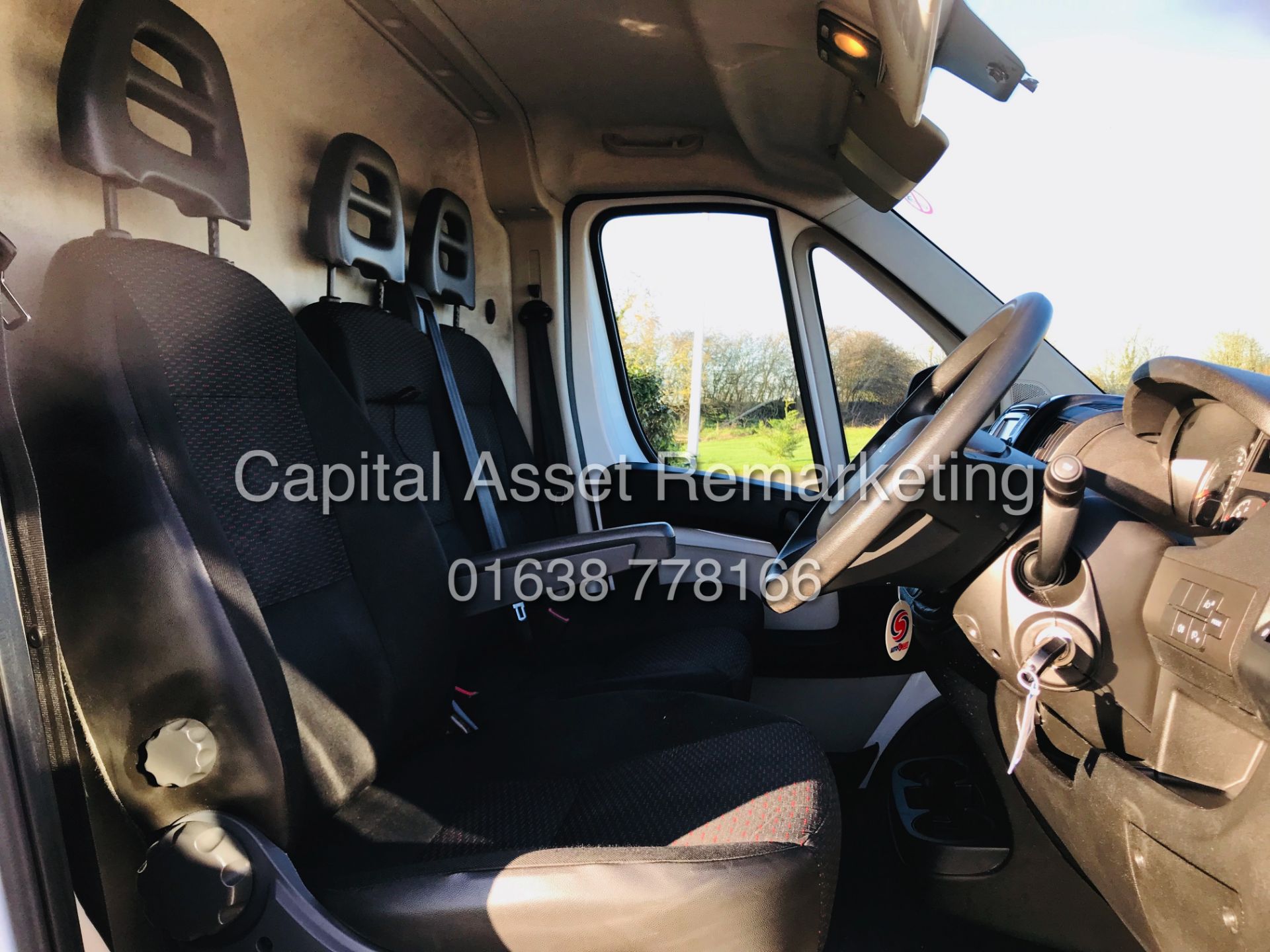 (ON SALE) PEUGEOT BOXER 2.0HDI-BLUE "PROFESSIONAL" L3H2 (2017 MODEL) 1 OWNER - AIR CON - EURO 6 - Image 8 of 13