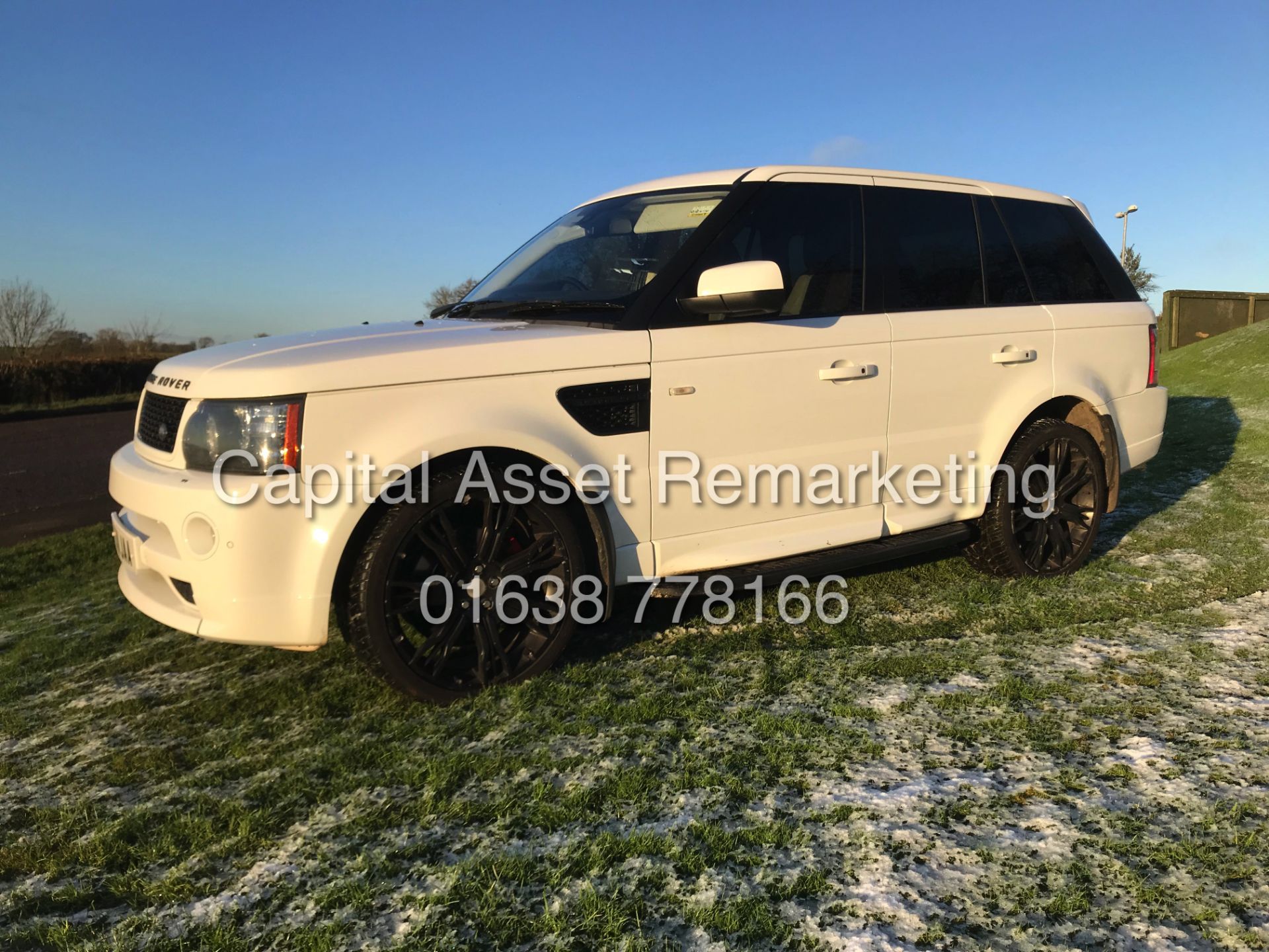 (ON SALE) RANGE ROVER SPORT "AUTOBIOGRAPHY" 3.0TDV6 AUTO (11 REG) MONSTER SPEC - FULLY LOADED - Image 5 of 27