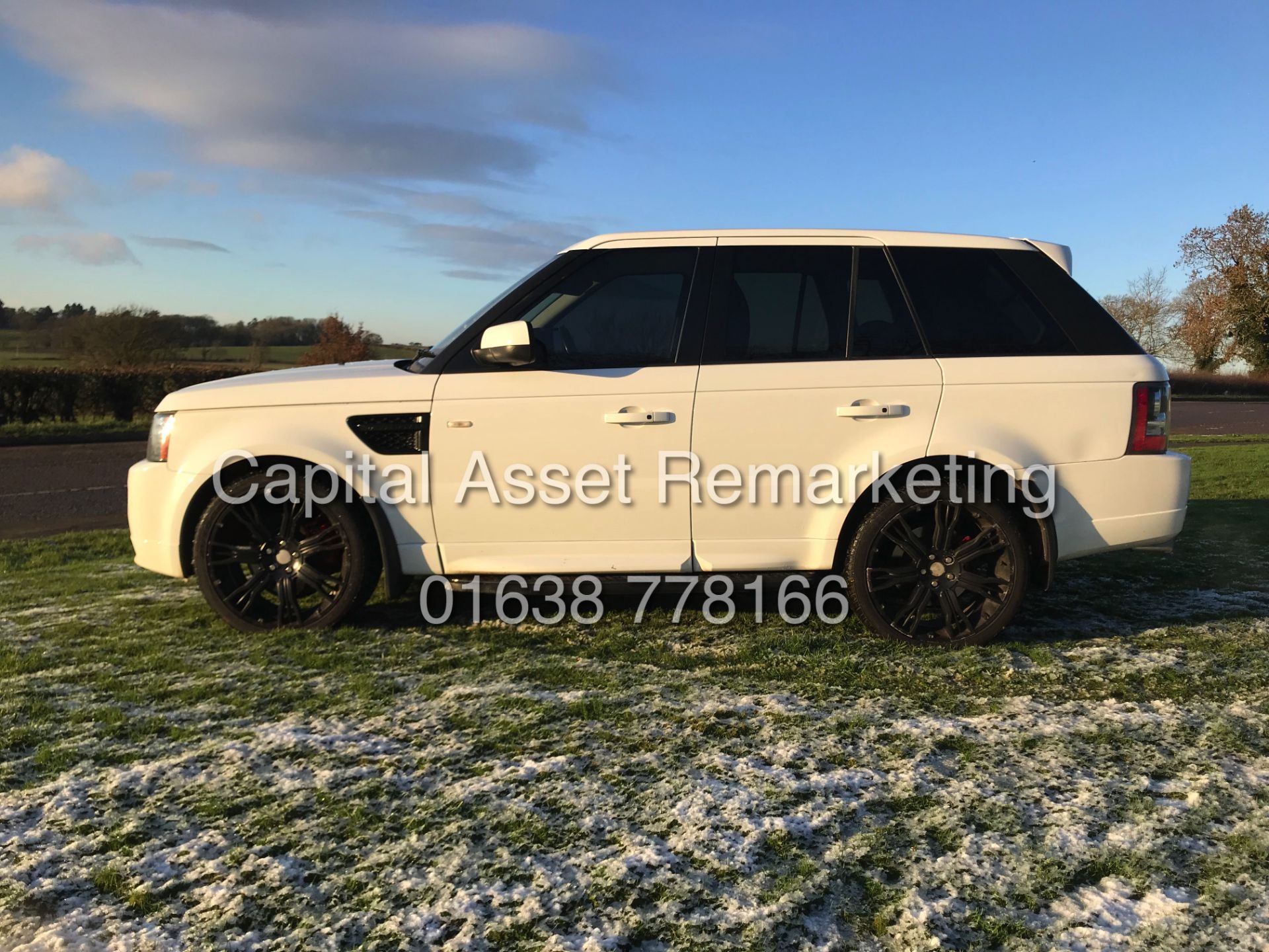 (ON SALE) RANGE ROVER SPORT "AUTOBIOGRAPHY" 3.0TDV6 AUTO (11 REG) MONSTER SPEC - FULLY LOADED - Image 6 of 27