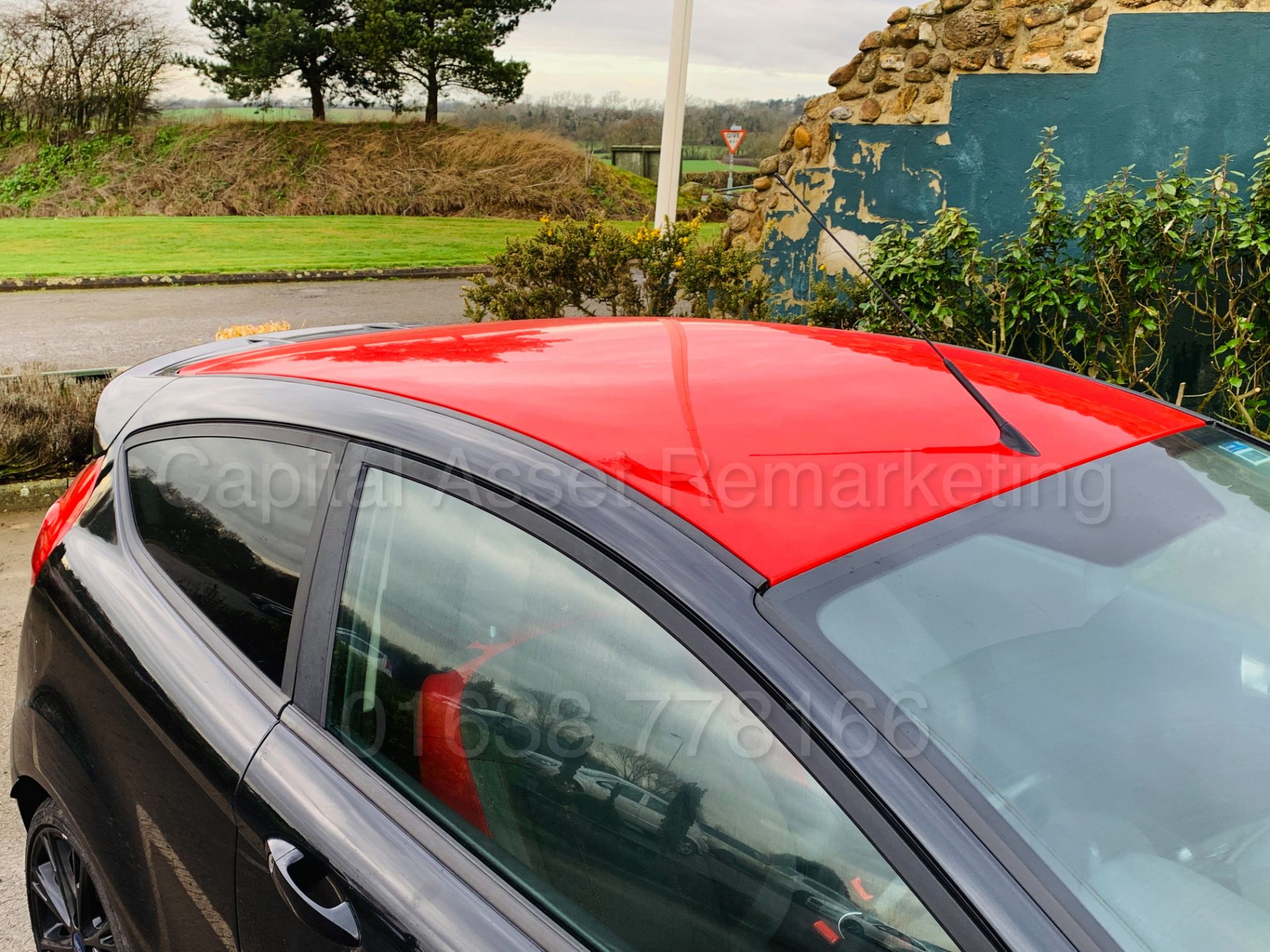 FORD FIESTA *ZETEC S - BLACK EDITION* (2016 MODEL) '1.0L ECO-BOOST - 140 BHP' **MASSIVE SPEC** - Image 15 of 45