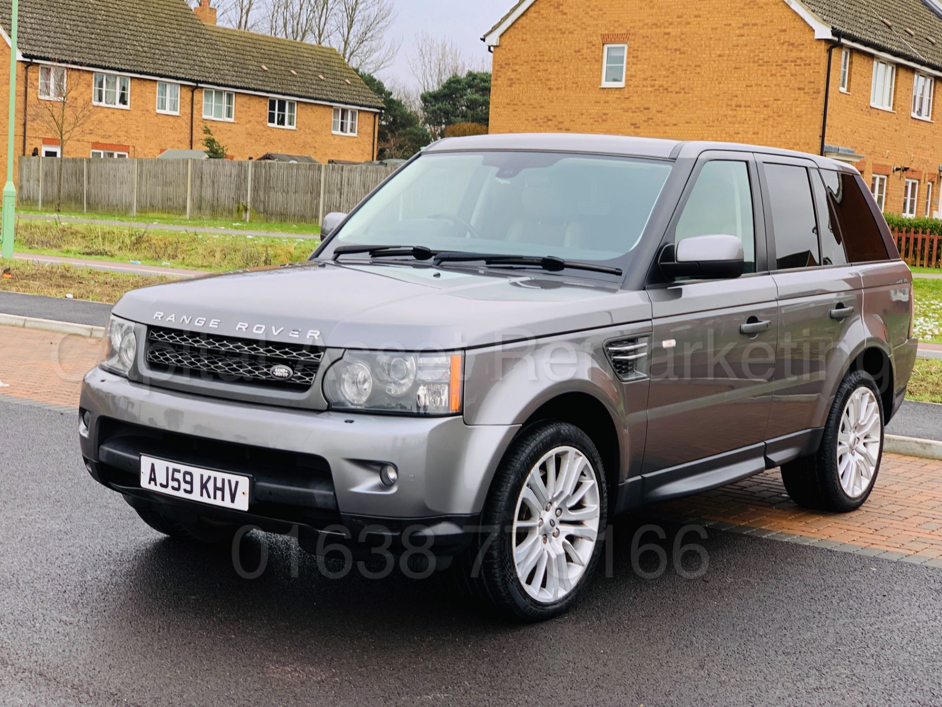 RANGE ROVER SPORT *HSE EDITION* (2010 MODEL) '3.0 TDV6 - 245 BHP - AUTO' **MASSIVE SPEC** (NO VAT) - Image 4 of 55