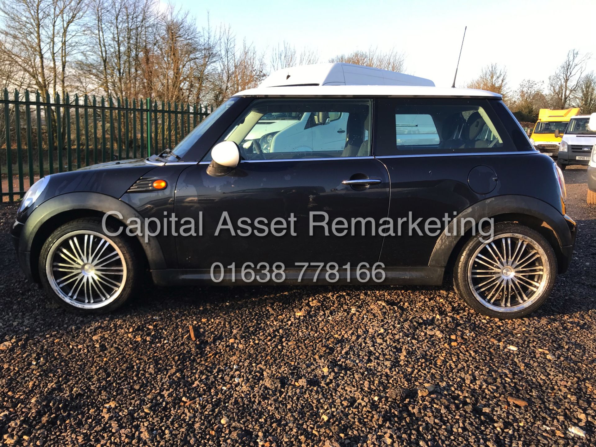 ON SALE MINI COOPER 1.6 PETROL - ONLY 82K MILES - BLACK - AIR CON - SERVICE HISTORY - NO VAT!!!