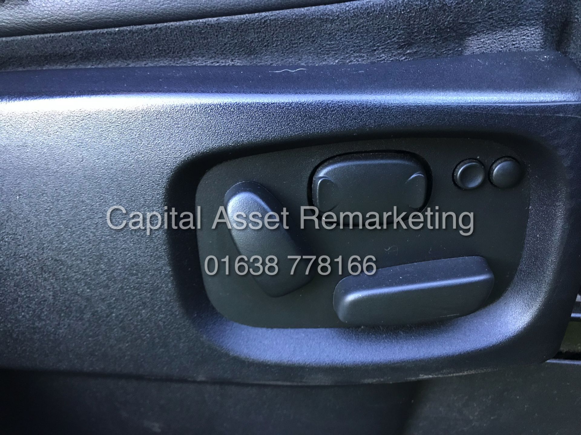 LAND ROVER DISCOVERY 4 "HSE" 3.0 SDV6 AUTOMATIC (13 REG) 7 SEATER **TOP OF THE RANGE** FULLY LOADED - Image 25 of 31