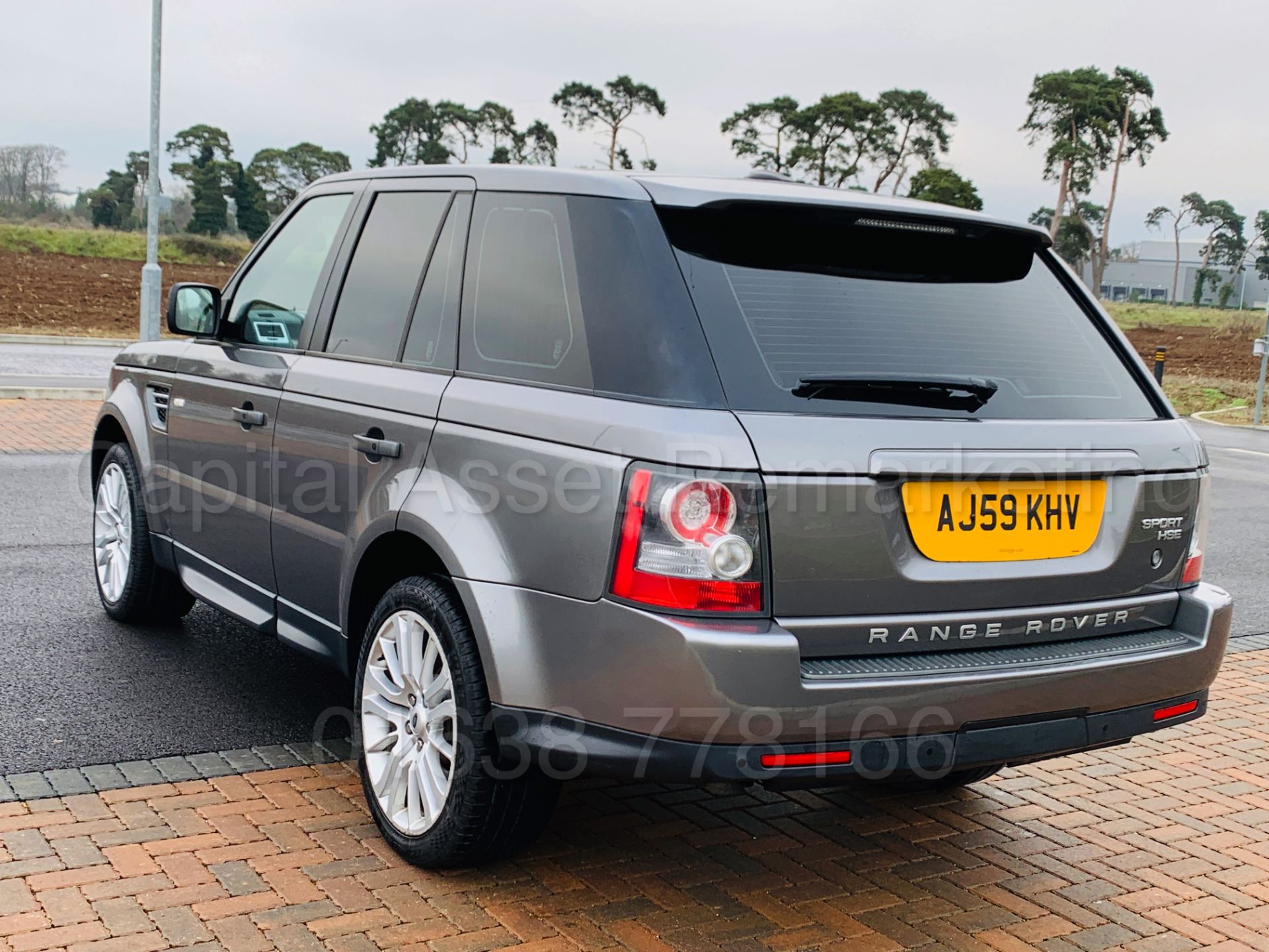 RANGE ROVER SPORT *HSE EDITION* (2010 MODEL) '3.0 TDV6 - 245 BHP - AUTO' **MASSIVE SPEC** (NO VAT) - Image 8 of 55