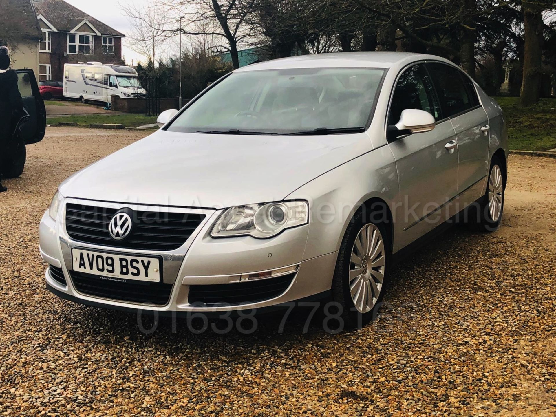 VOLKSWAGEN PASSAT **HIGHLINE** 4 DOOR (2009) '2.0 TDI - 140 BHP - 6 SPEED' **LEATHER - AIR CON** - Image 4 of 30