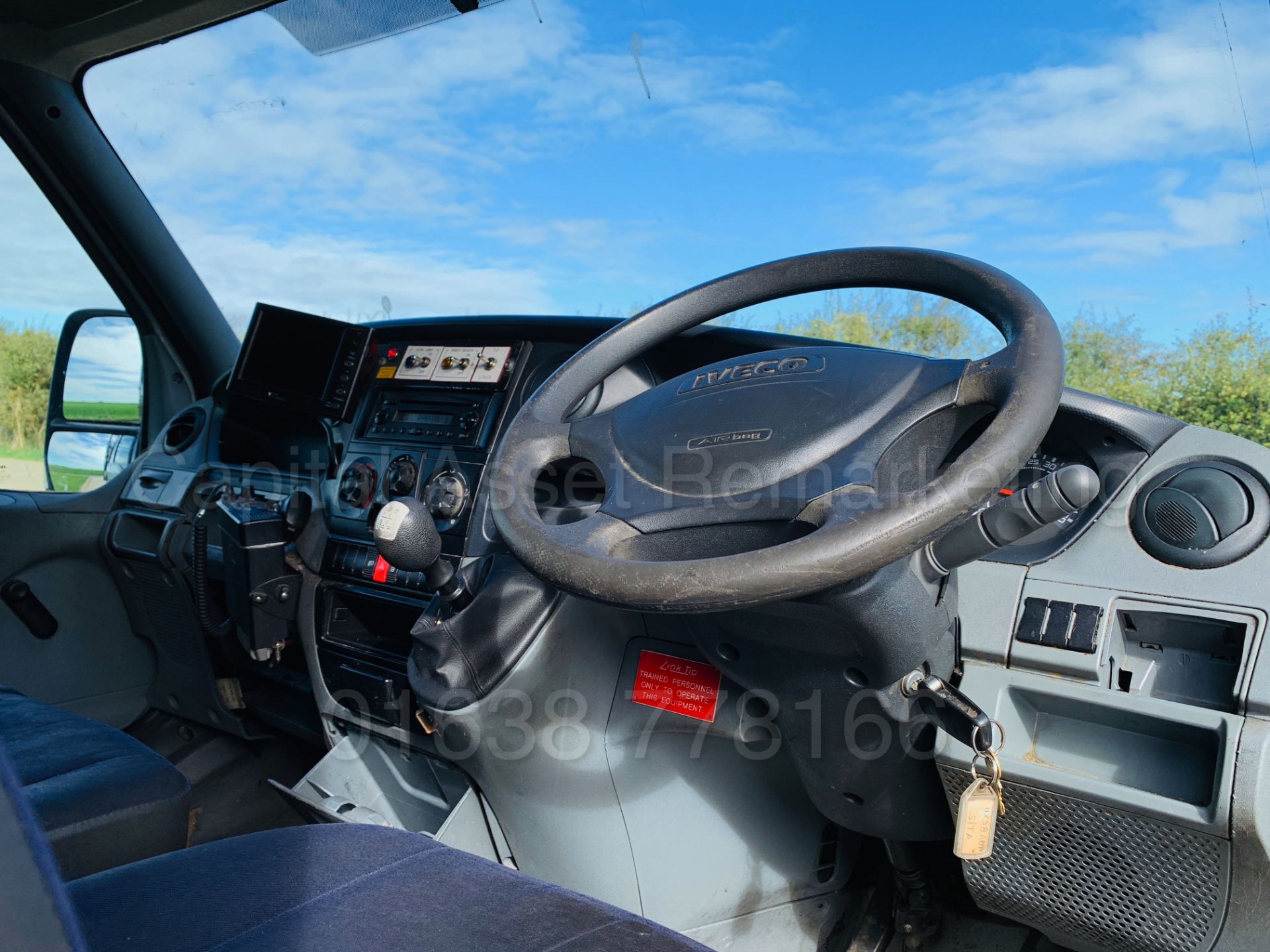 IVECO DAILY 35C12 *D/CAB - TIPPER* (2009 MODEL) '2.3 DIESEL - 115 BHP - 5 SPEED' *LOW MILES* - Image 53 of 58