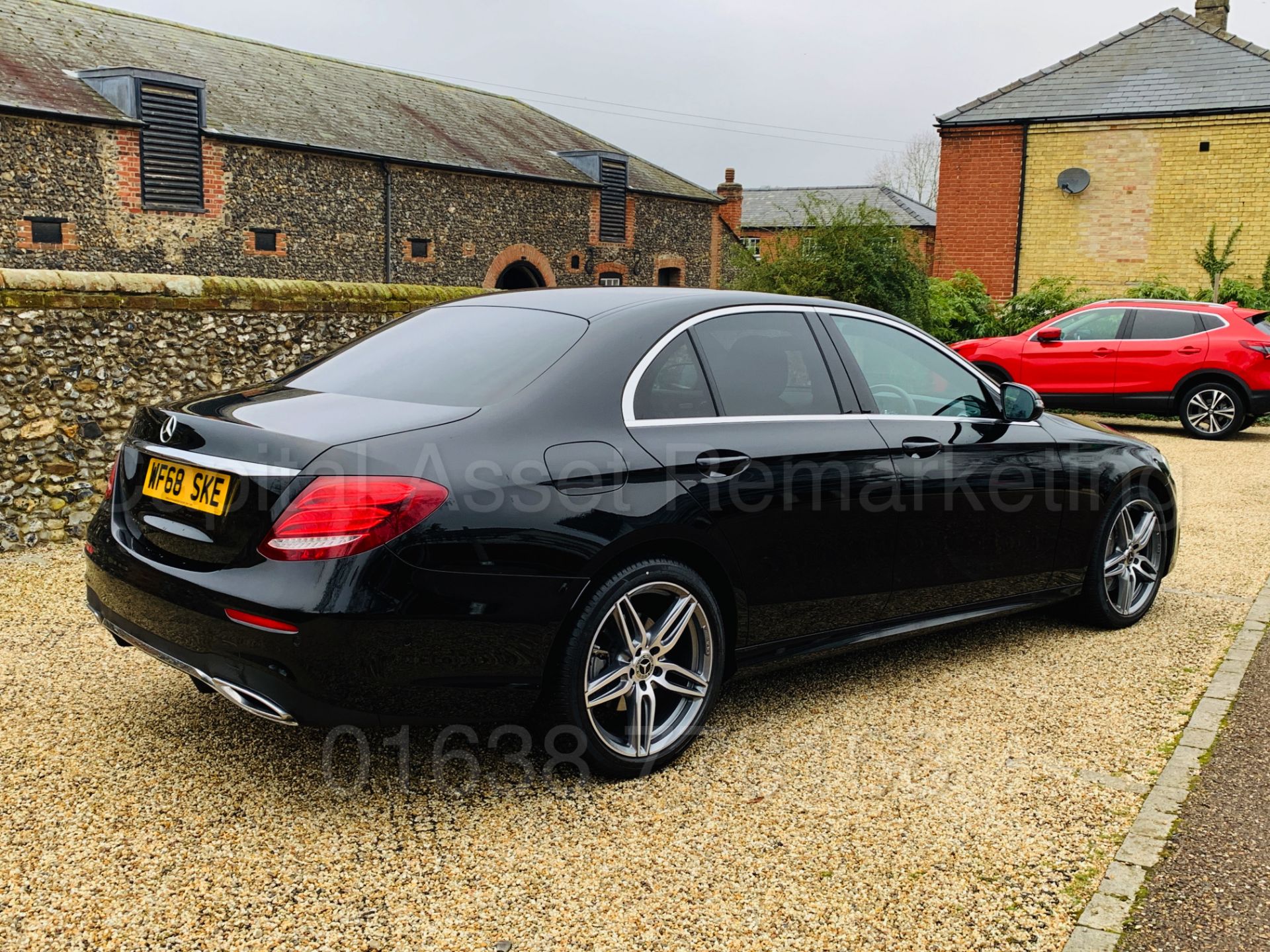 (On Sale) MERCEDES-BENZ E220d *AMG LINE* (68 REG) '9-G TRONIC - LEATHER - SAT NAV' *MASSIVE SPEC* - Image 11 of 59