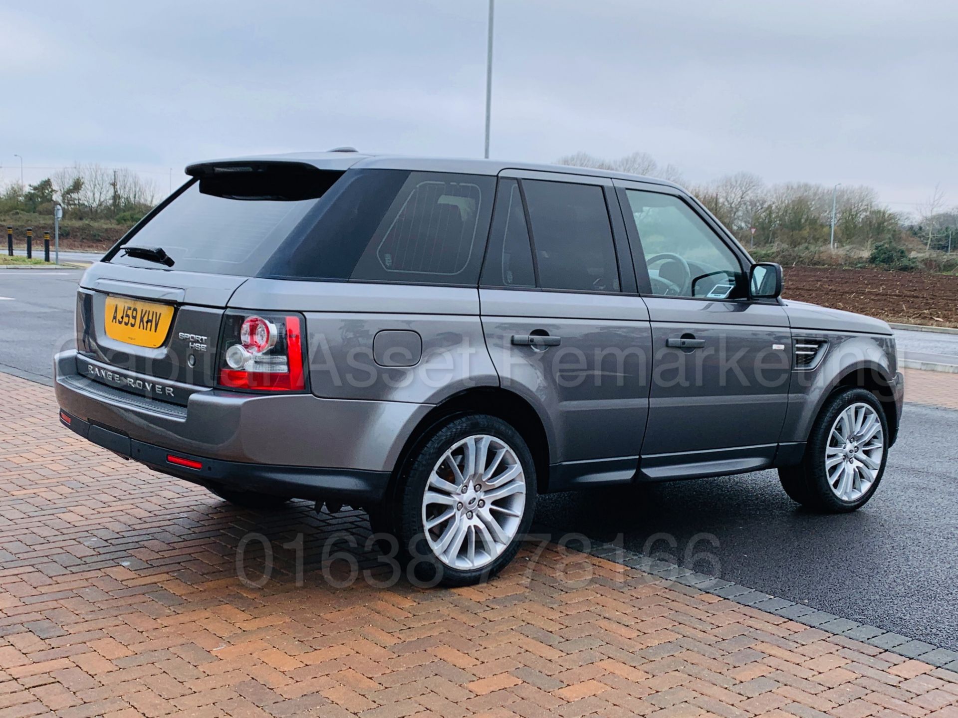 RANGE ROVER SPORT *HSE EDITION* (2010 MODEL) '3.0 TDV6 - 245 BHP - AUTO' **MASSIVE SPEC** (NO VAT) - Image 11 of 55