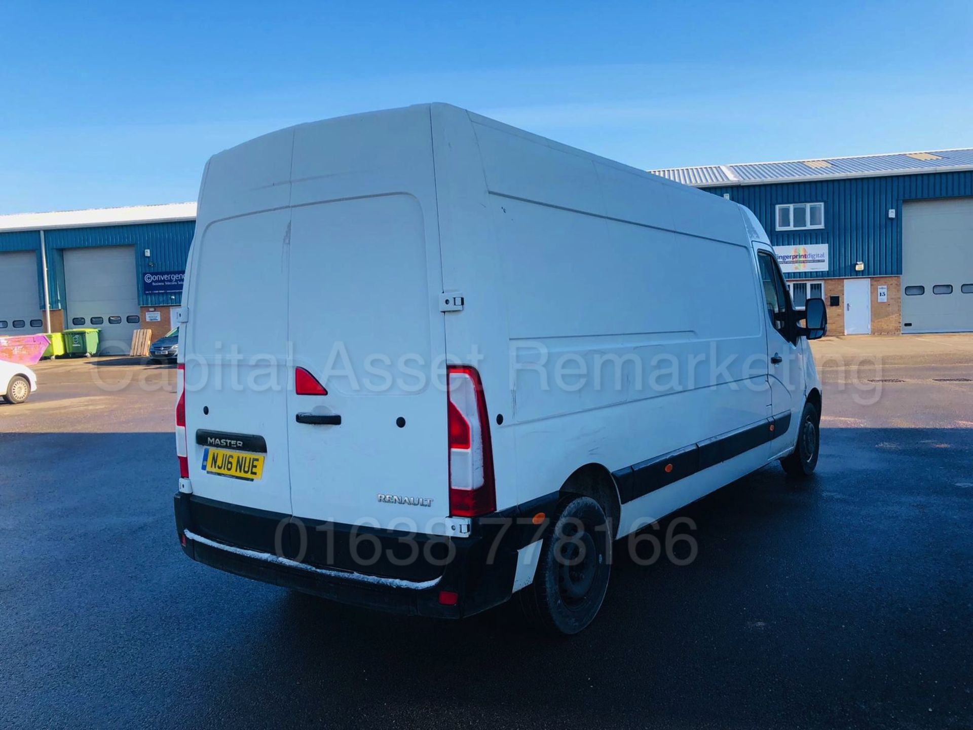 RENAULT MASTER LM35 *LWB - BUSINESS EDITION* (2016) '2.3 DCI - 110 BHP - 6 SPEED' *ULTRA LOW MILES* - Image 8 of 23