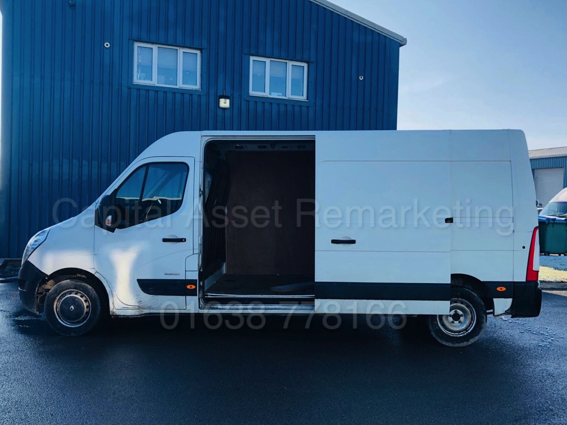 RENAULT MASTER LM35 *LWB - BUSINESS EDITION* (2016) '2.3 DCI - 110 BHP - 6 SPEED' *ULTRA LOW MILES* - Image 10 of 23
