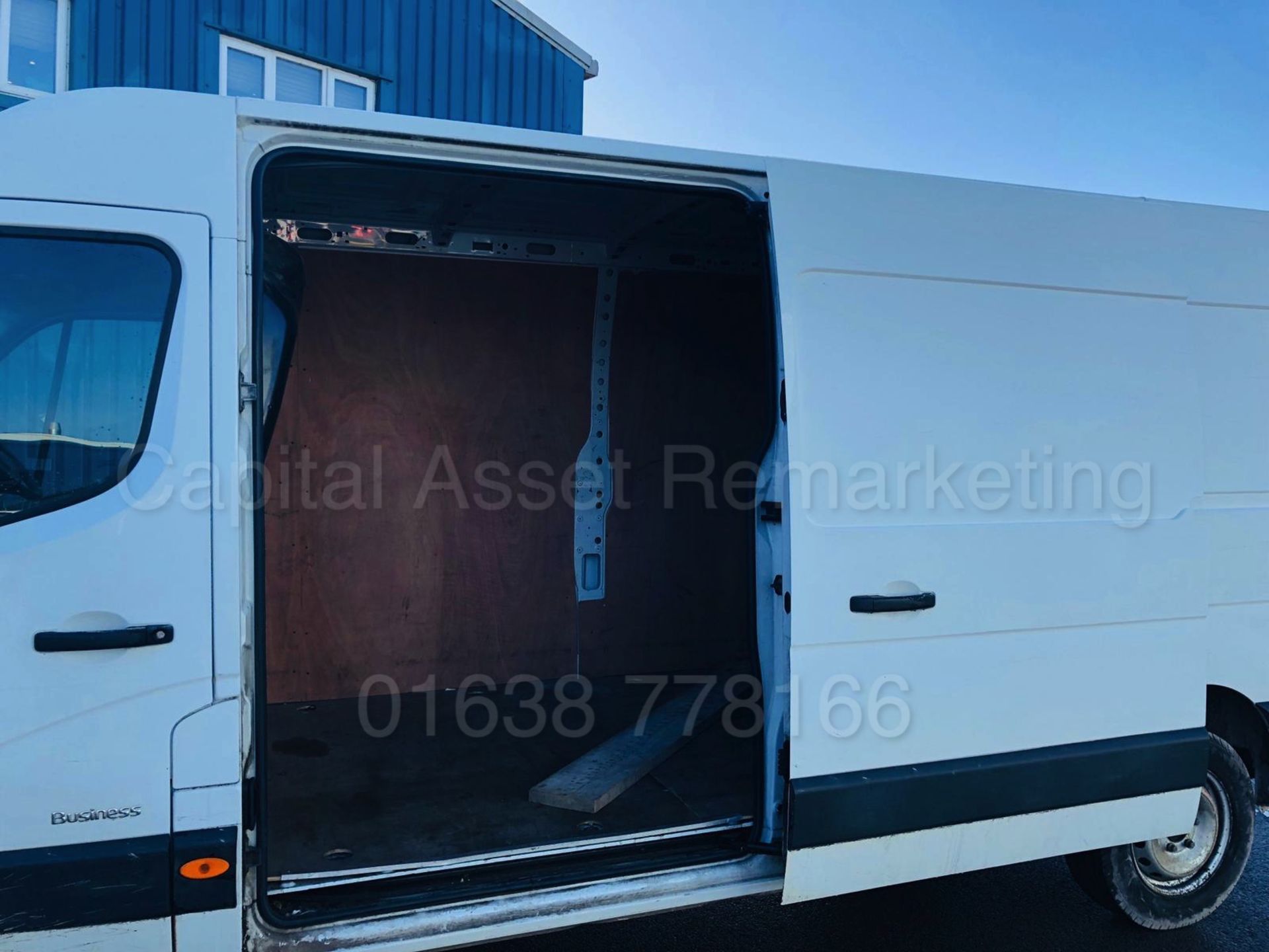 RENAULT MASTER LM35 *LWB - BUSINESS EDITION* (2016) '2.3 DCI - 110 BHP - 6 SPEED' *ULTRA LOW MILES* - Image 19 of 23