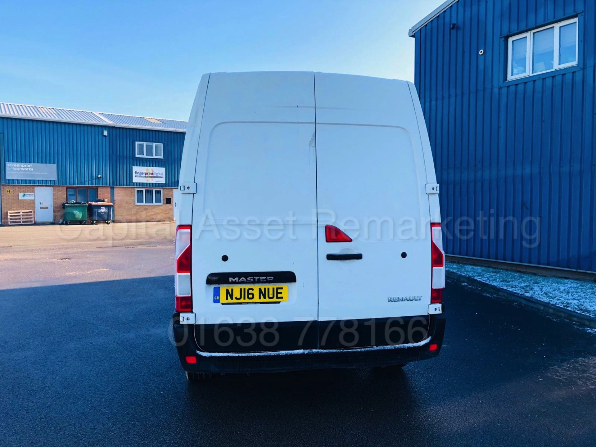 RENAULT MASTER LM35 *LWB - BUSINESS EDITION* (2016) '2.3 DCI - 110 BHP - 6 SPEED' *ULTRA LOW MILES* - Image 7 of 23